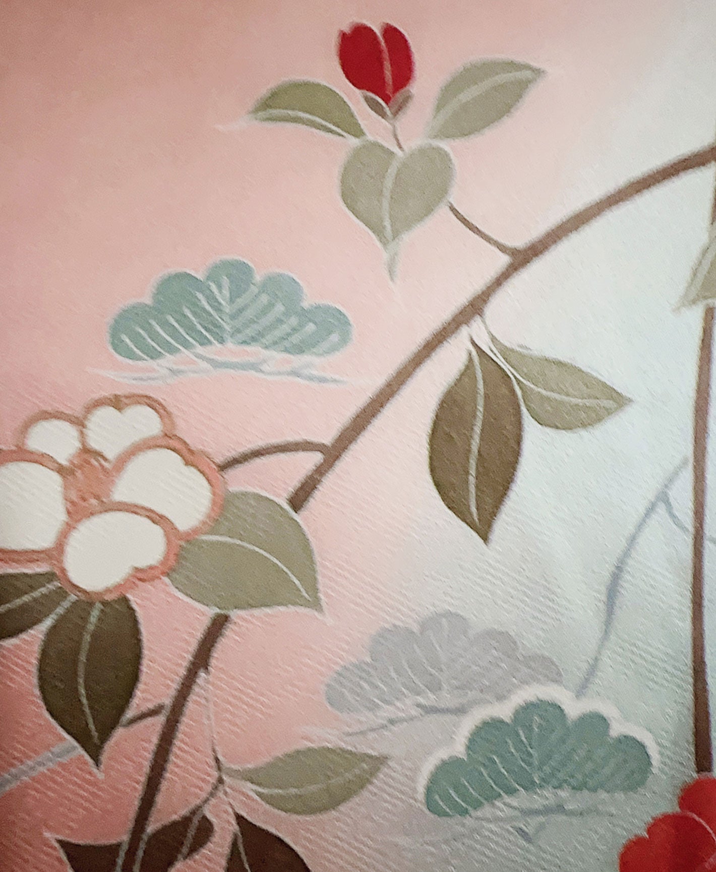 東雲色 ピンク系 暈し染め 駒刺繍 金彩 蝶 椿 花草 訪問着 着物レンタル