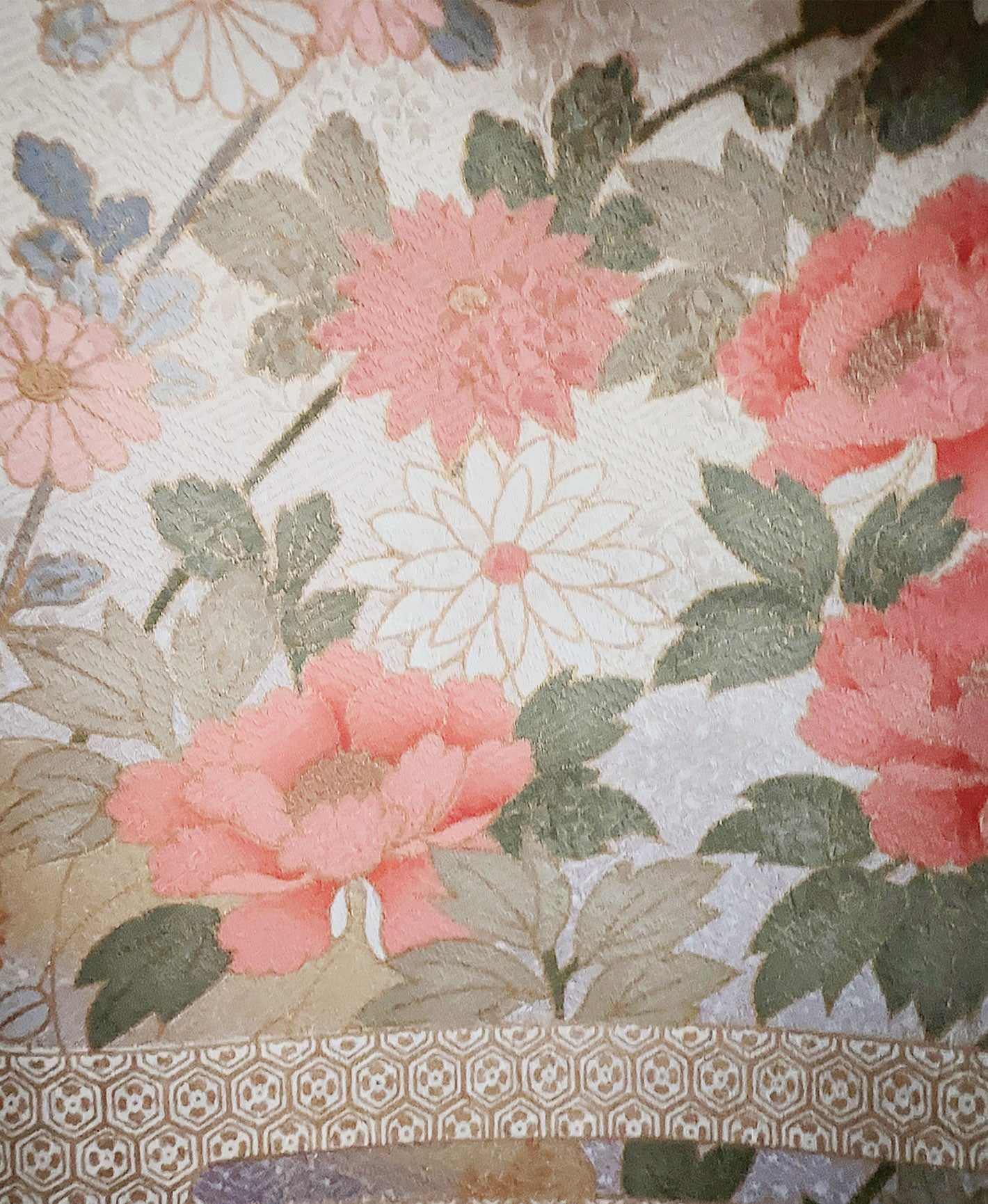 灰桜 ピンク系 暈し染め 駒刺繍 金彩 御所車 花草 訪問着 着物レンタル