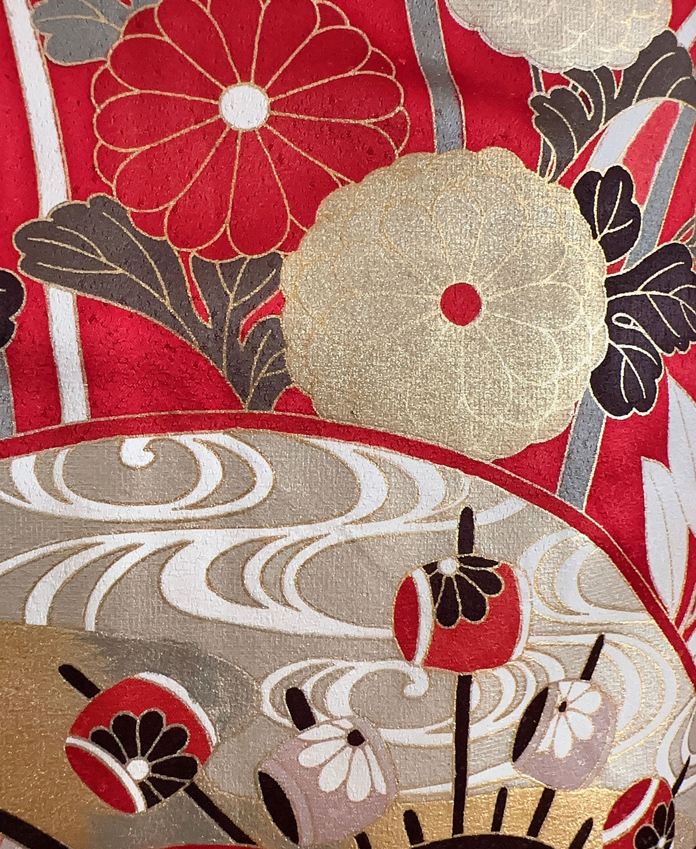 茜色 赤系 暈し染め 駒刺繍 金彩 春秋 蝶 花草 扇 鳳凰振袖 着物レンタル 成人式振袖