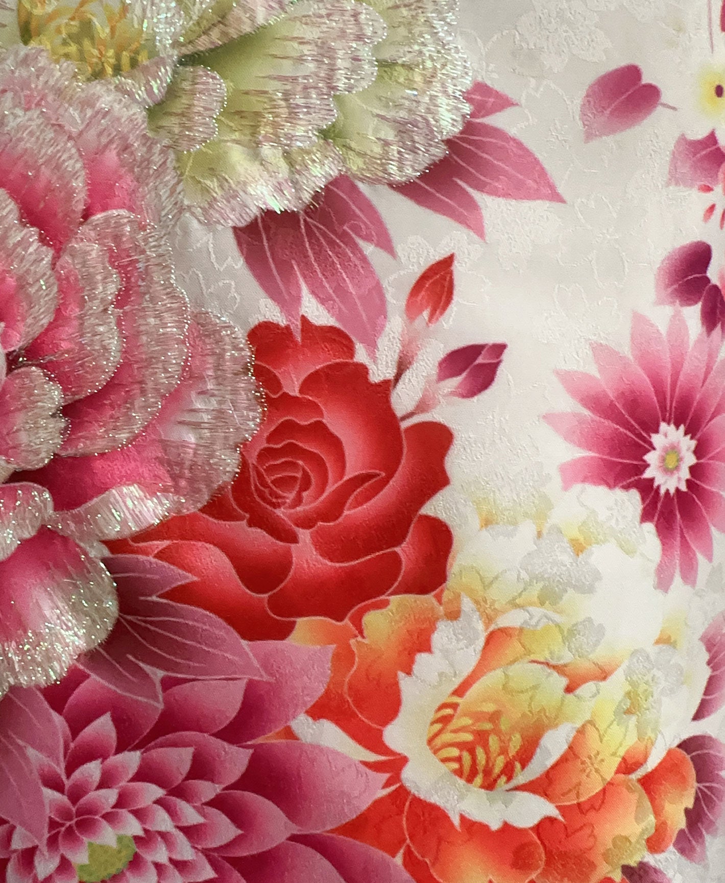 白 白系 暈し染め 金彩 牡丹 蝶 百花繚亂 振袖 着物レンタル 成人式振袖