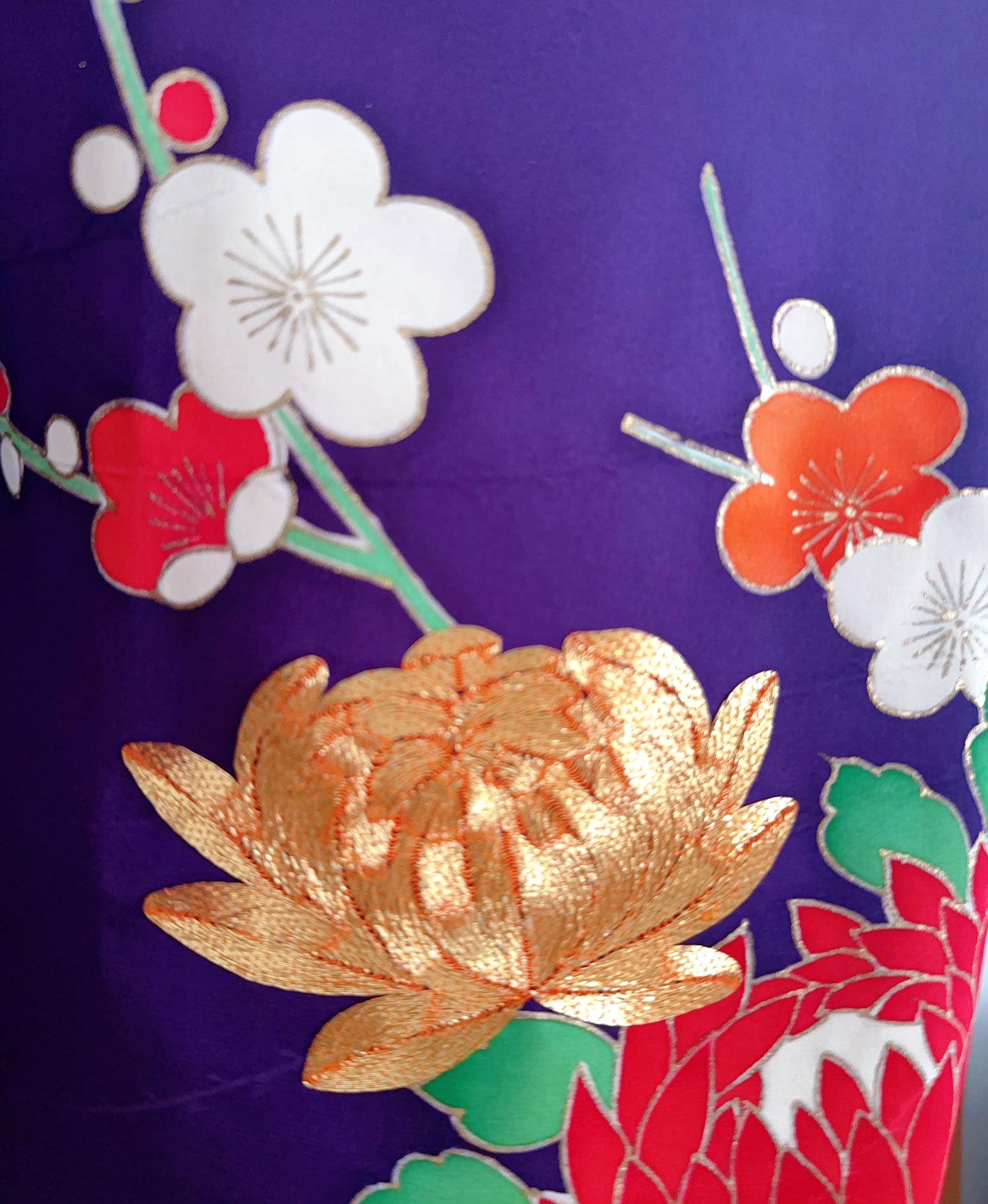 葡萄色 紫系 暈し染め 駒刺繍 金彩 菊 花草 振袖 着物レンタル 成人式振袖