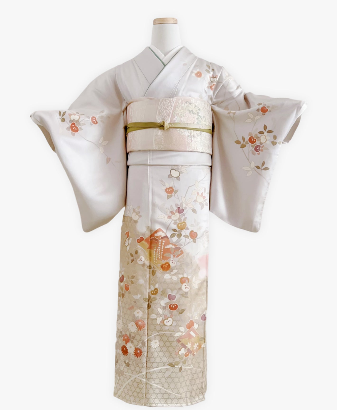 白磁 白系 暈し染め 駒刺繍 金彩 橘 春秋 訪問着 着物レンタル