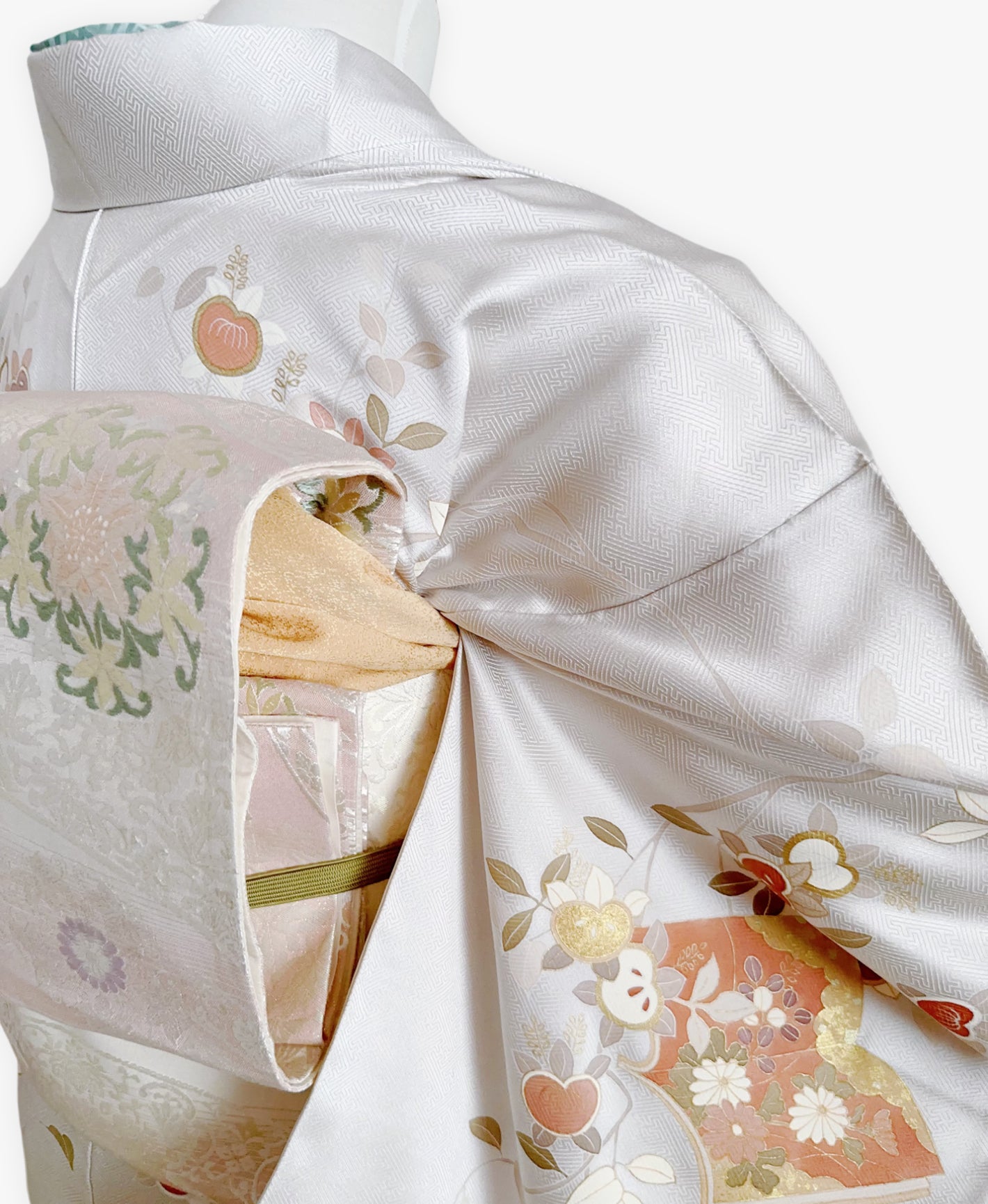 白磁 白系 暈し染め 駒刺繍 金彩 橘 春秋 訪問着 着物レンタル