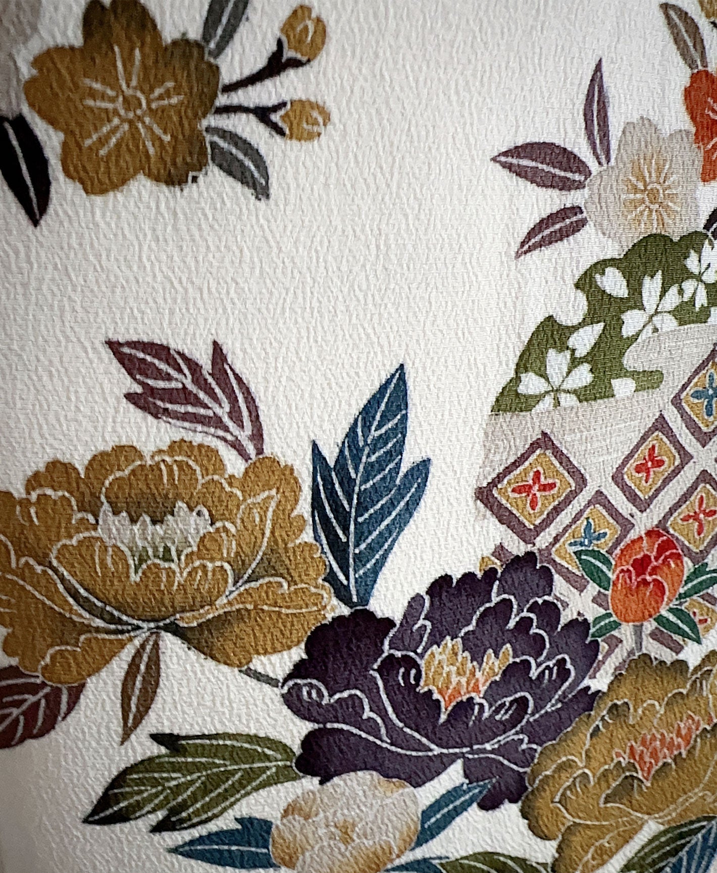 白色 白系 型染め 手描き 牡丹 花草 亀甲 訪問着 着物レンタル