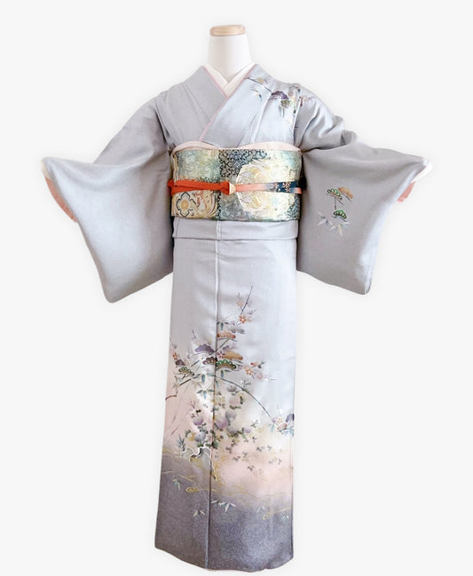 白梅鼠 灰系 暈し染め 螺鈿 松 竹 梅 吉祥花草 訪問着 着物レンタル