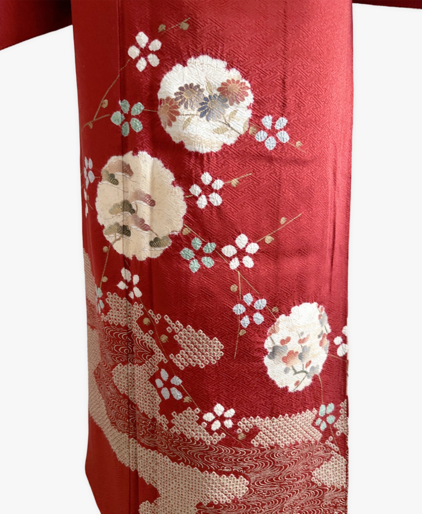 茜色 赤系 駒刺繍 金彩 絞り 雪輪取り 訪問着 着物レンタル