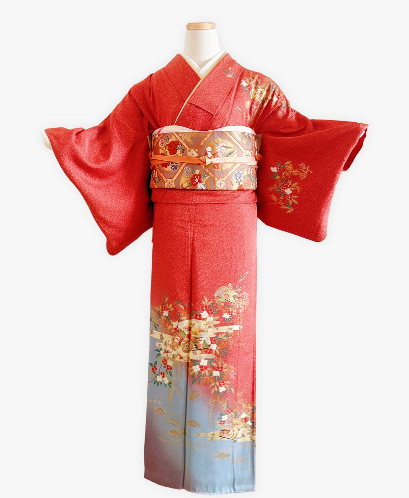 緋色 赤系 暈し染め 駒刺繍 金彩 鼓 扇 花草 訪問着 着物レンタル