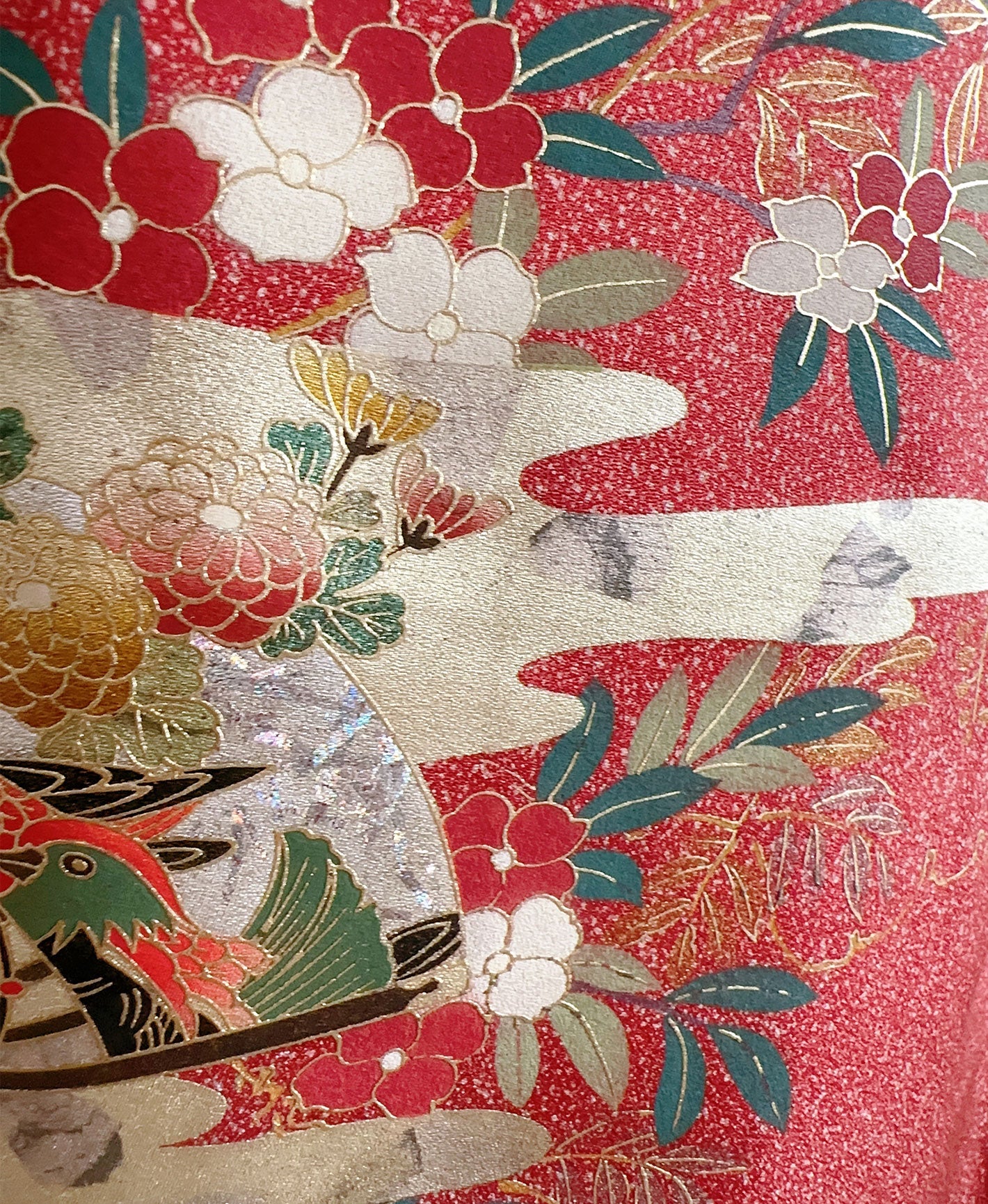 緋色 赤系 暈し染め 駒刺繍 金彩 鼓 扇 花草 訪問着 着物レンタル