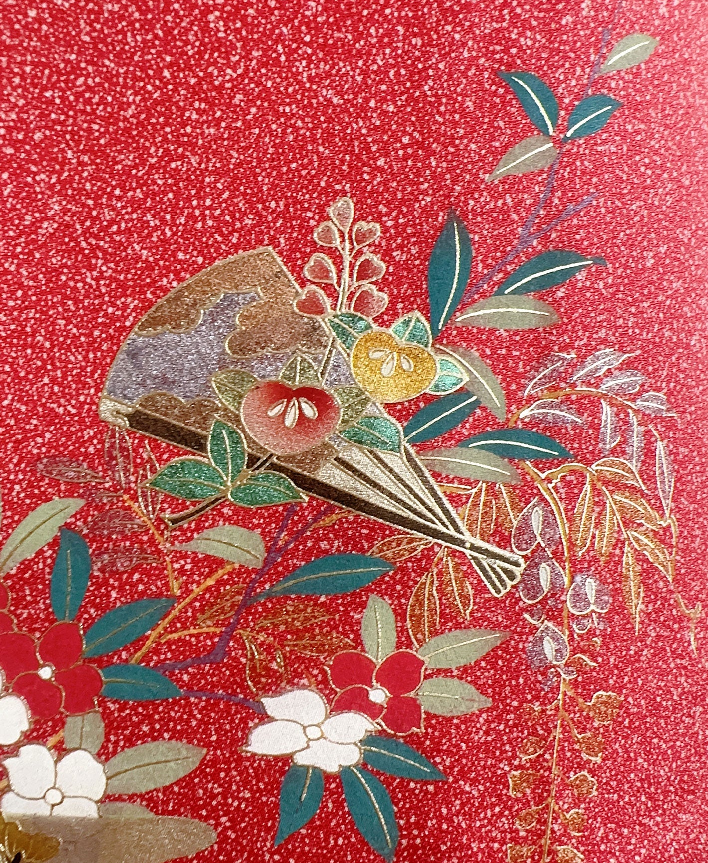 緋色 赤系 暈し染め 駒刺繍 金彩 鼓 扇 花草 訪問着 着物レンタル