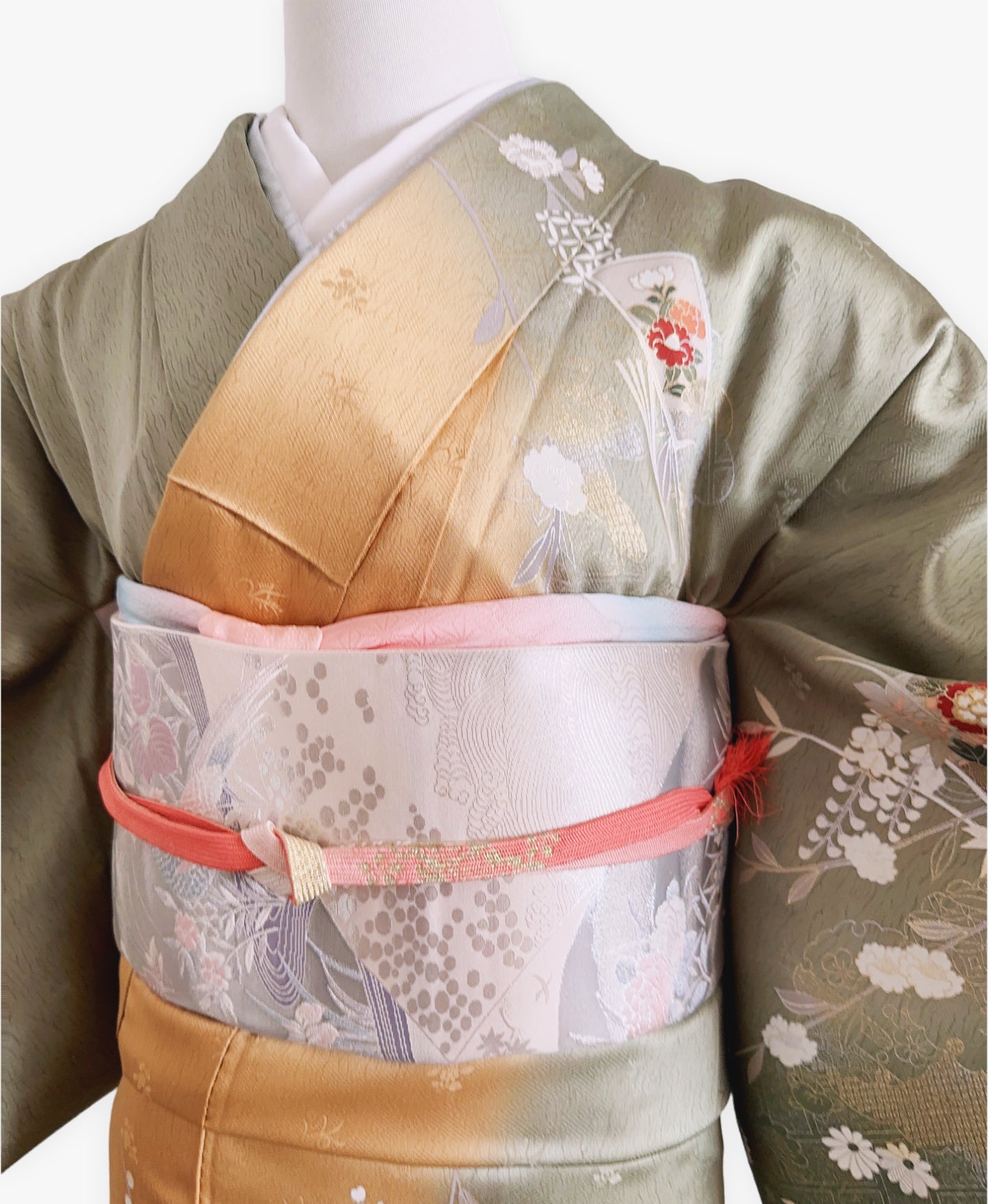 鶸茶 緑系 暈し染め 駒刺繍 金彩 扇面 牡丹 花草 訪問着 着物レンタル