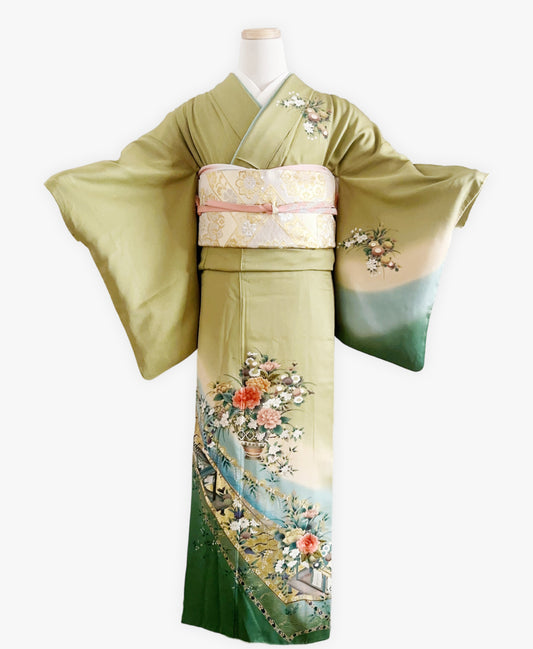 若葉色 緑系 暈し染め 駒刺繍 金彩 牡丹 花瓶 熨斗 訪問着 着物レンタル