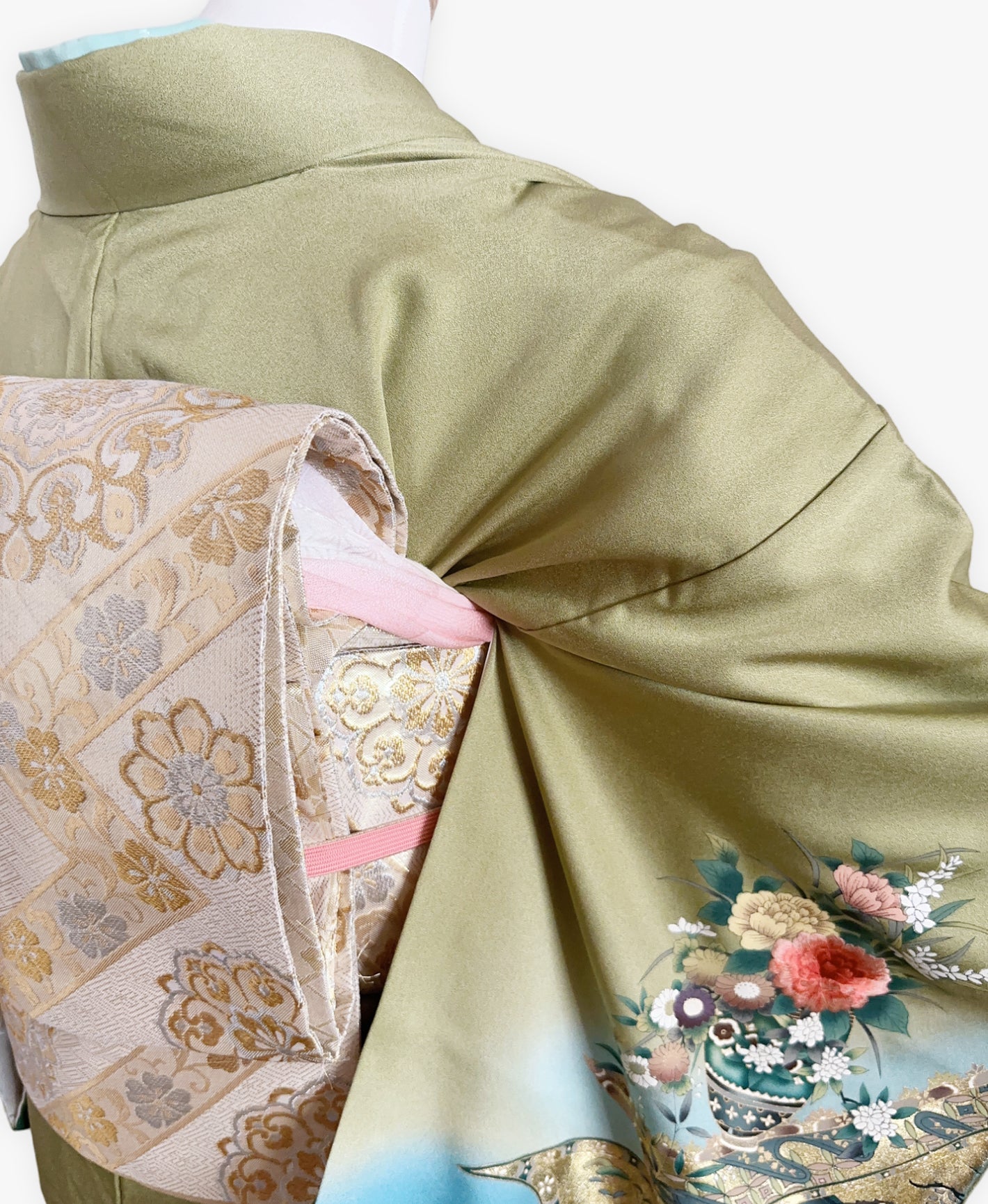 若葉色 緑系 暈し染め 駒刺繍 金彩 牡丹 花瓶 熨斗 訪問着 着物レンタル