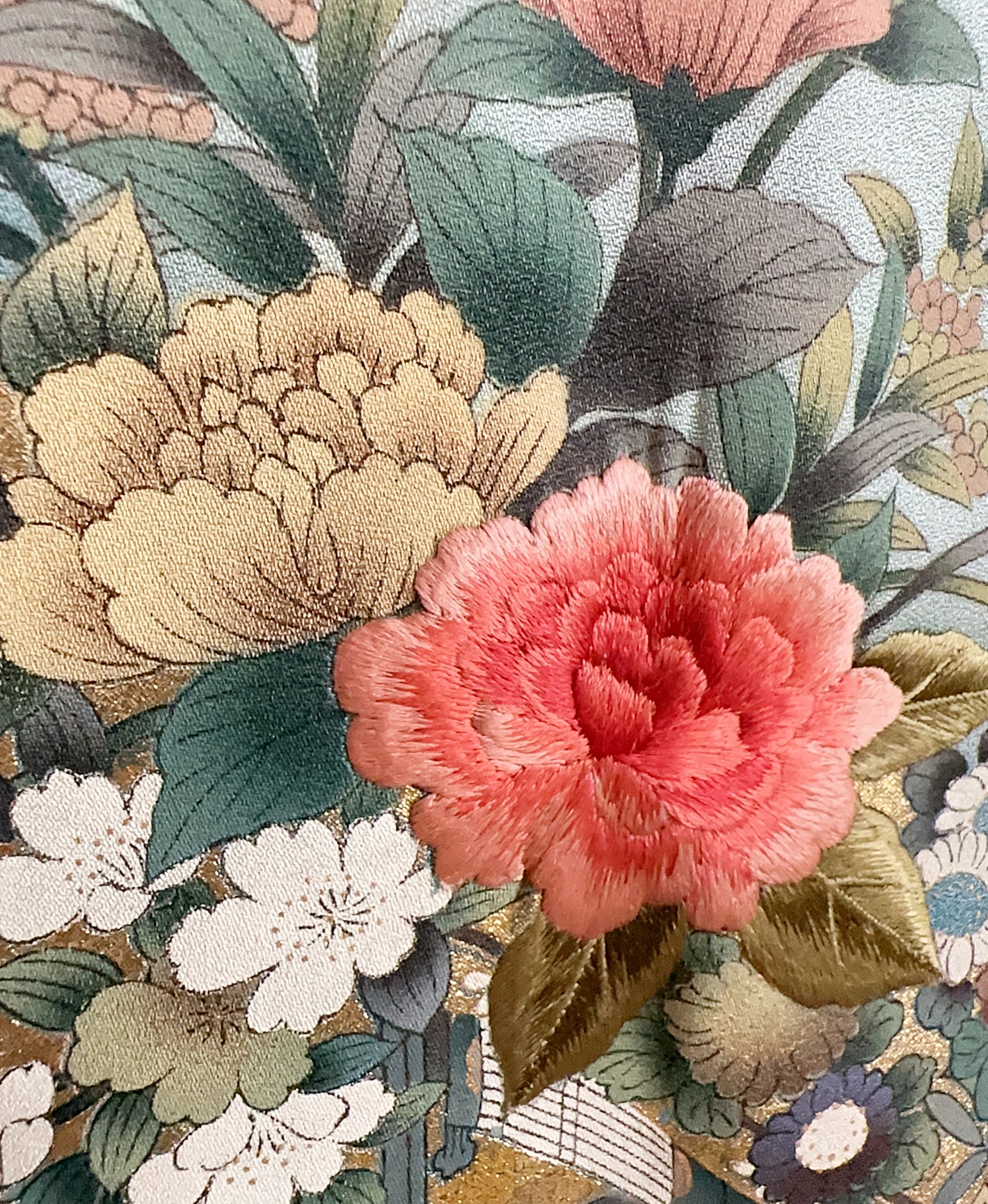 若葉色 緑系 暈し染め 駒刺繍 金彩 牡丹 花瓶 熨斗 訪問着 着物レンタル