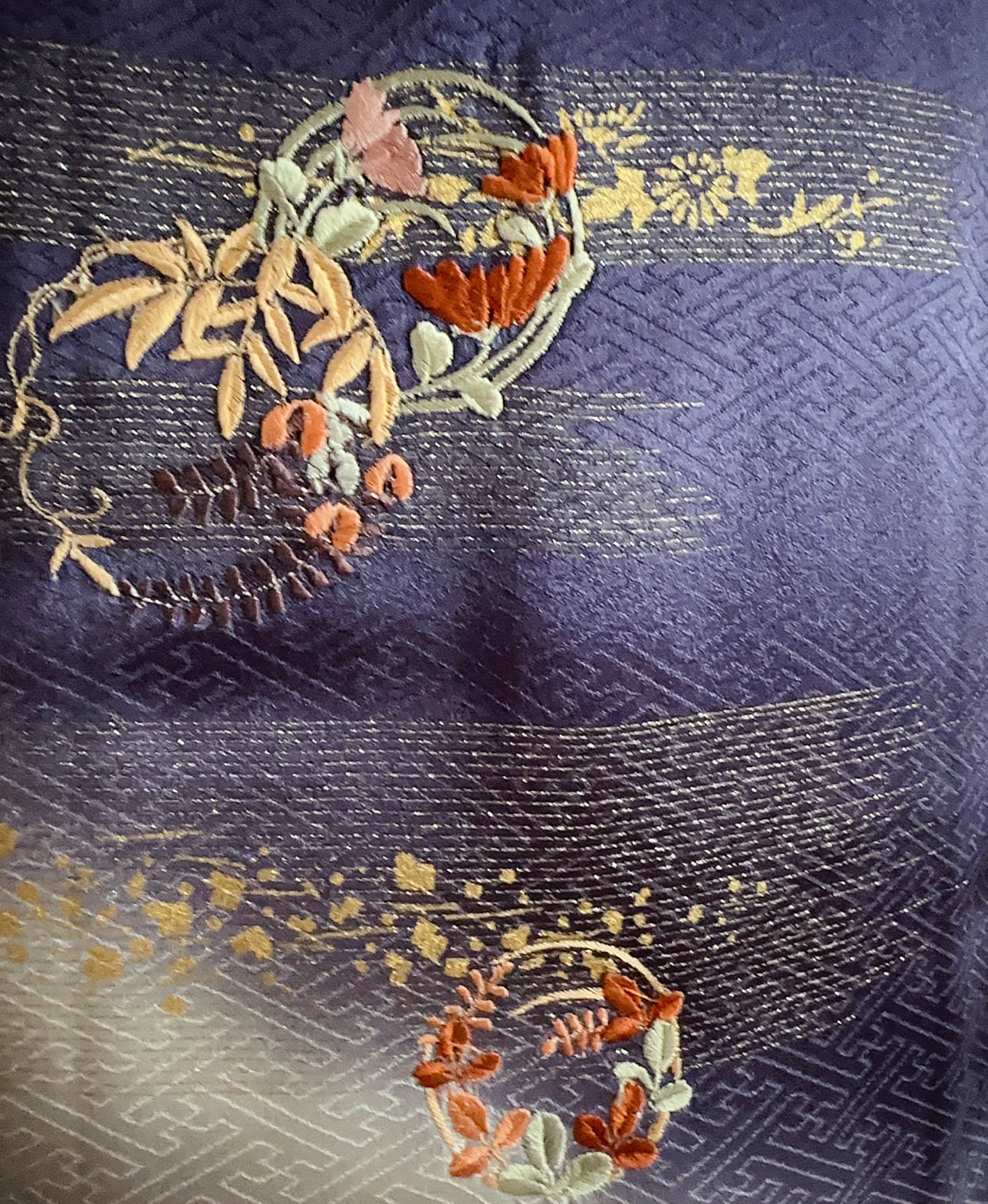 紅桔梗 紫系 暈し染め 駒刺繍 金彩 花草 雪輪 訪問着 着物レンタル