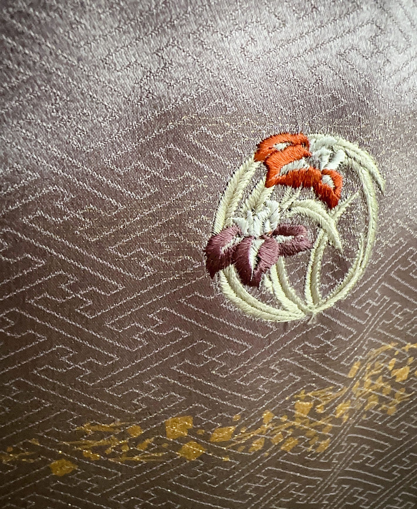 紅桔梗 紫系 暈し染め 駒刺繍 金彩 花草 雪輪 訪問着 着物レンタル