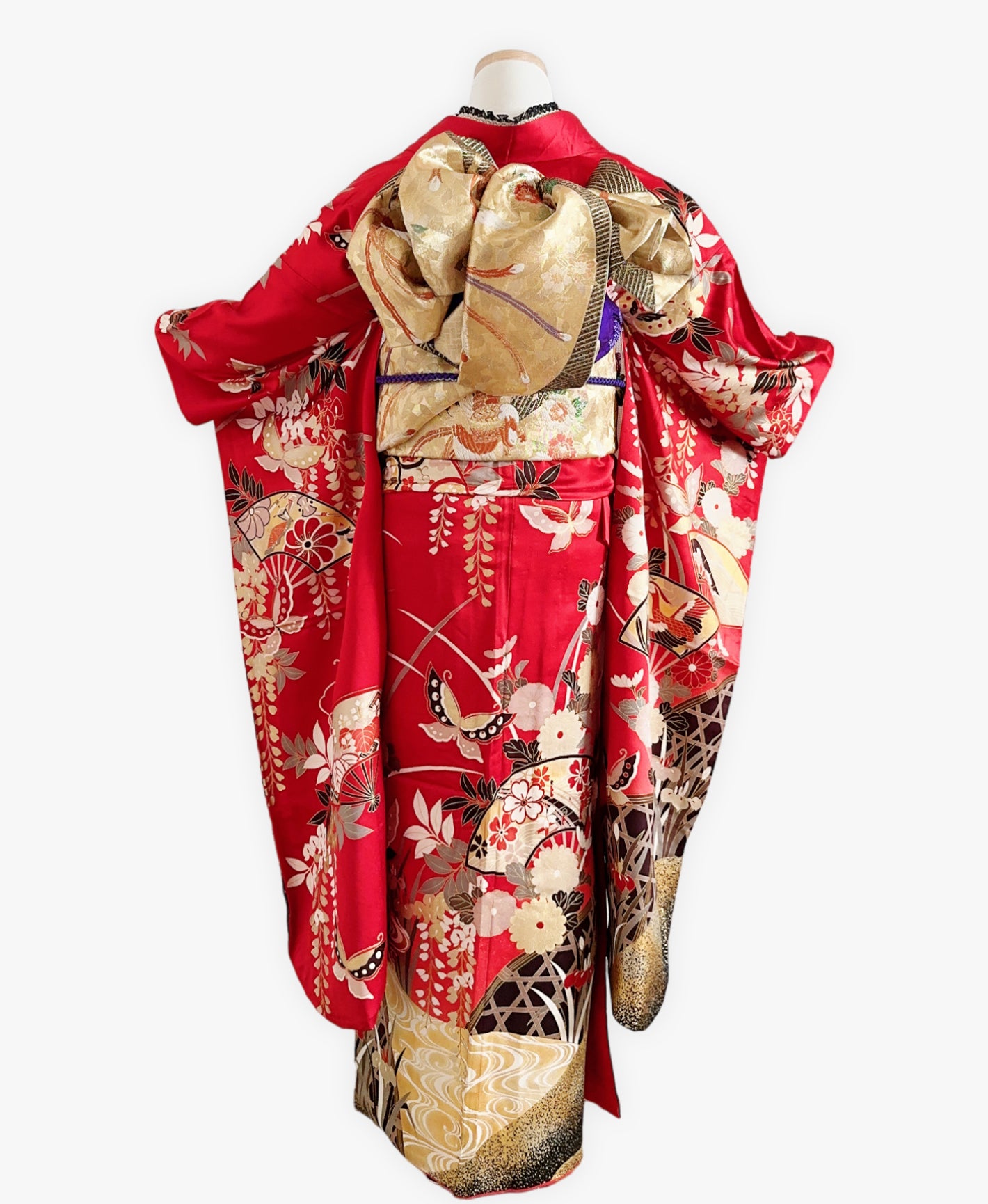 茜色 赤系 暈し染め 駒刺繍 金彩 春秋 蝶 花草 扇 鳳凰振袖 着物レンタル 成人式振袖