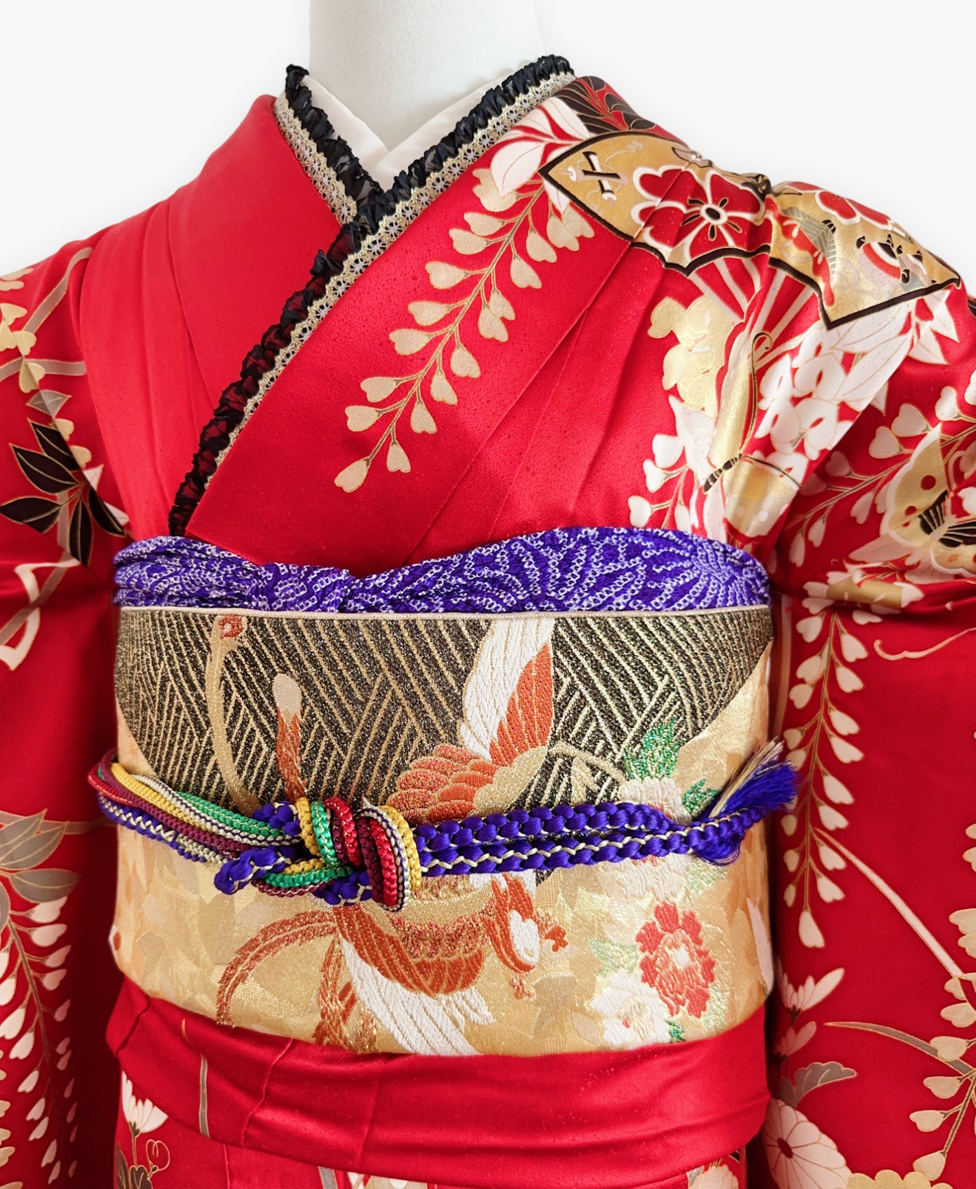 茜色 赤系 暈し染め 駒刺繍 金彩 春秋 蝶 花草 扇 鳳凰振袖 着物レンタル 成人式振袖