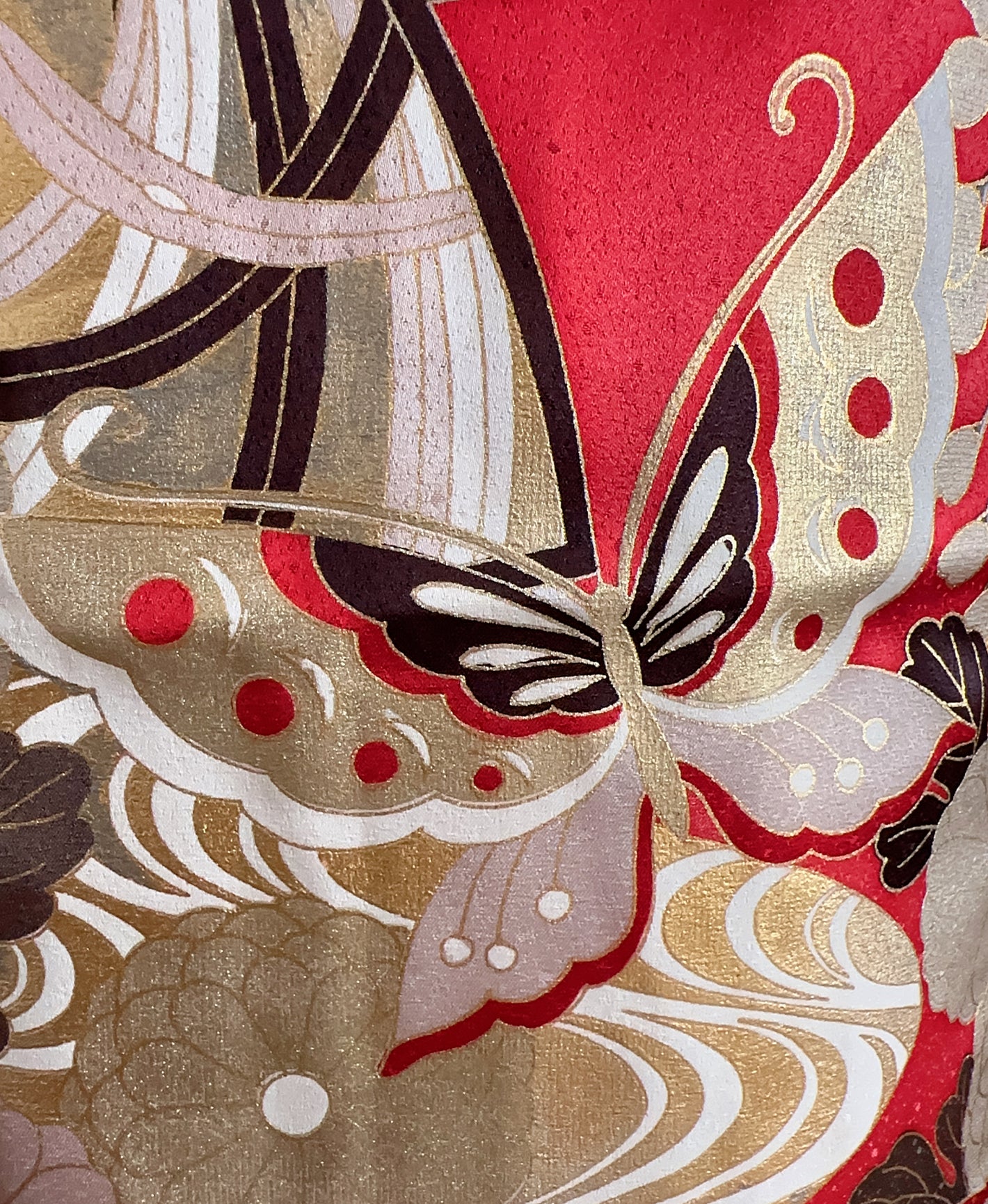 茜色 赤系 暈し染め 駒刺繍 金彩 春秋 蝶 花草 扇 鳳凰振袖 着物レンタル 成人式振袖
