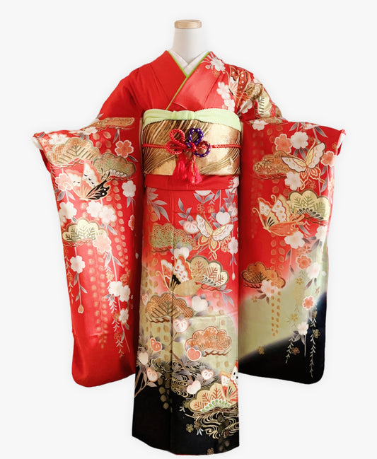 猩々緋 赤系 暈し染め 駒刺繍 金彩 藤 松 桜 蝶 花草 振袖 着物レンタル