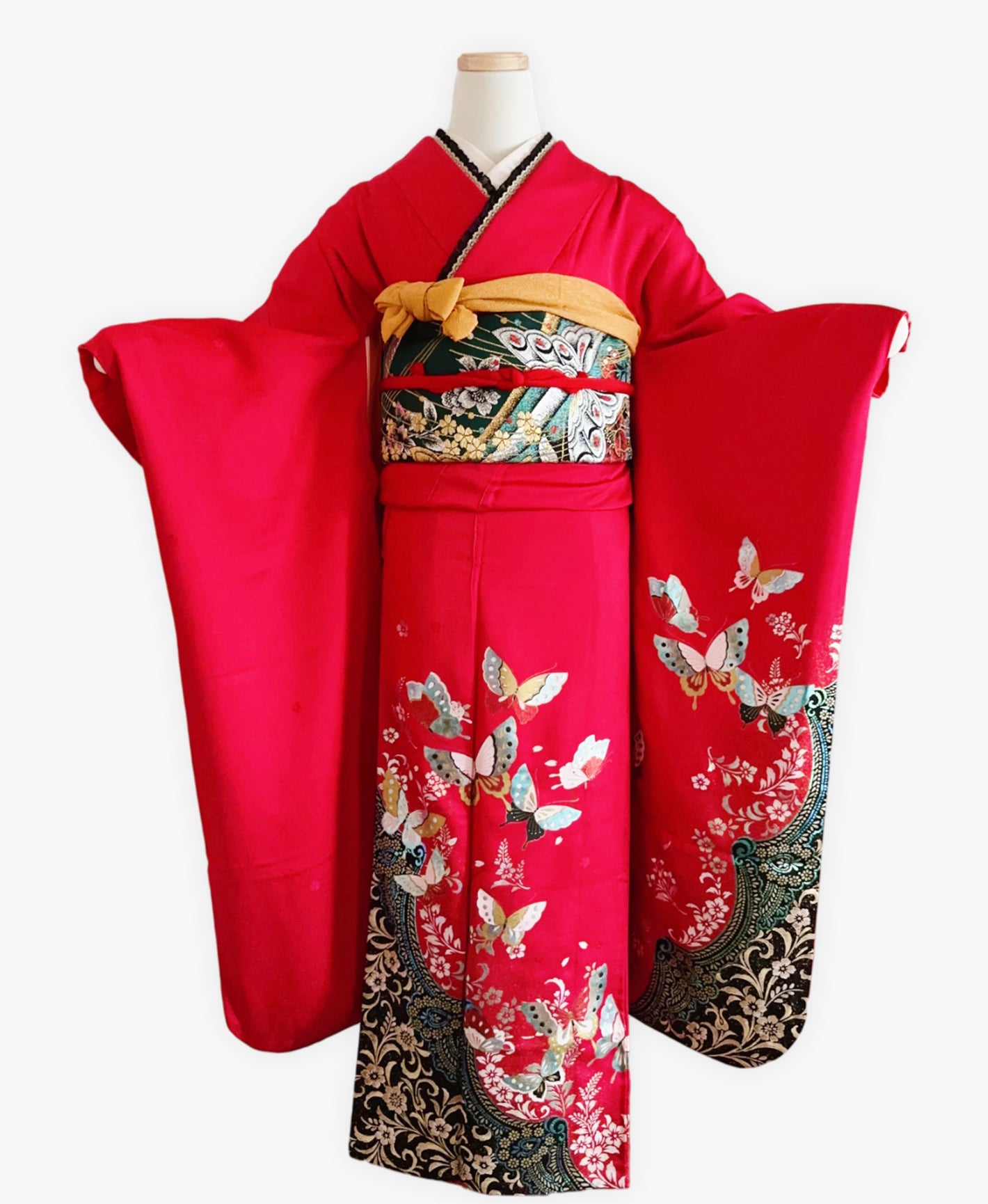 紅 赤系 金彩 更紗 花草 蝶 振袖 着物レンタル