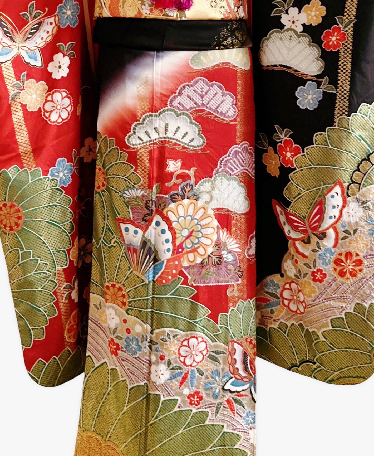 紅海老茶 赤系 暈し染め 駒刺繍 金彩 絞り 松 桜 蝶 振袖 着物レンタル 成人式振袖