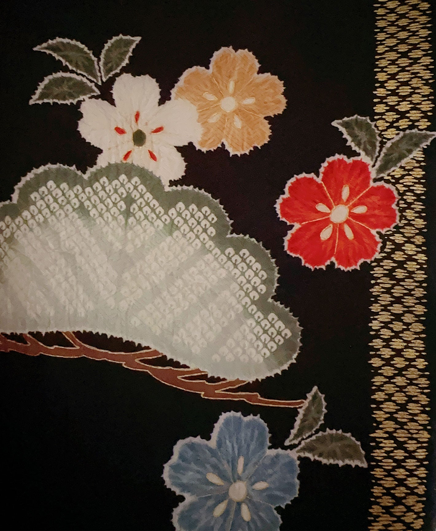 紅海老茶 赤系 暈し染め 駒刺繍 金彩 絞り 松 桜 蝶 振袖 着物レンタル 成人式振袖