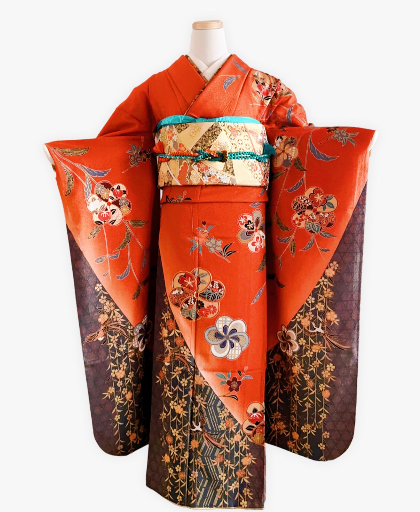 緋色 赤系 暈し染め 駒刺繍 金彩 鳳凰 枝垂れ桜 振袖 着物レンタル