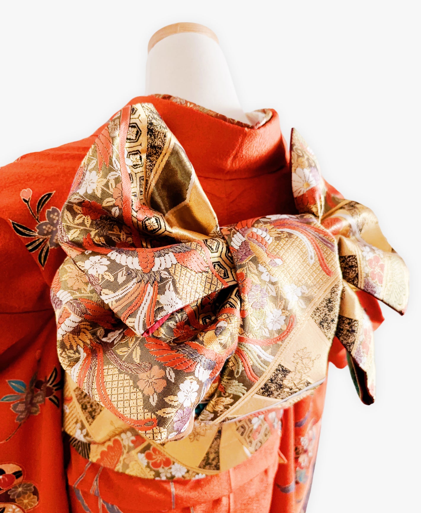 緋色 赤系 暈し染め 駒刺繍 金彩 鳳凰 枝垂れ桜 振袖 着物レンタル 成人式振袖