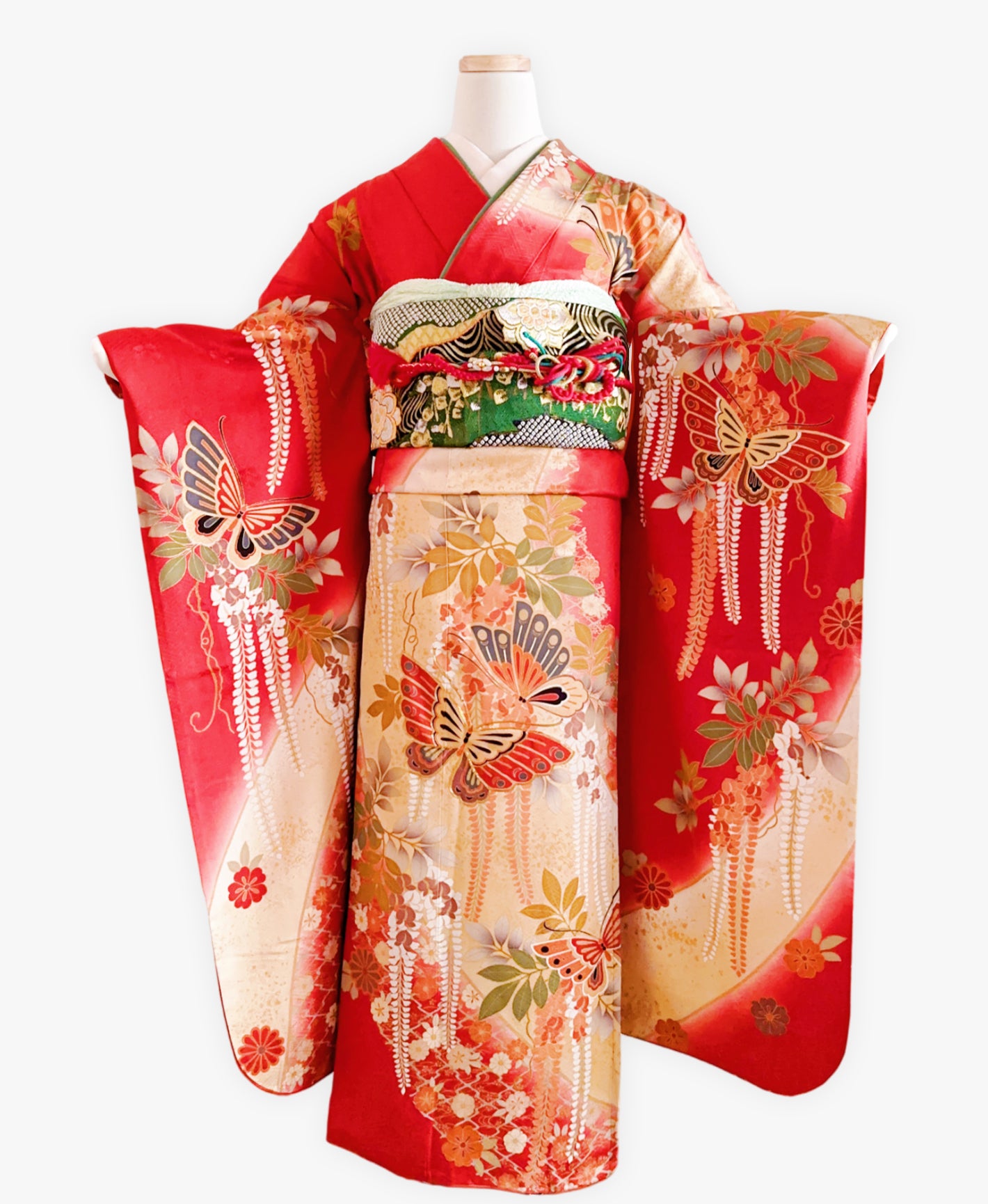 紅緋 赤系 暈し染め 駒刺繍 金彩 藤 蝶 花草 振袖 着物レンタル 成人式振袖