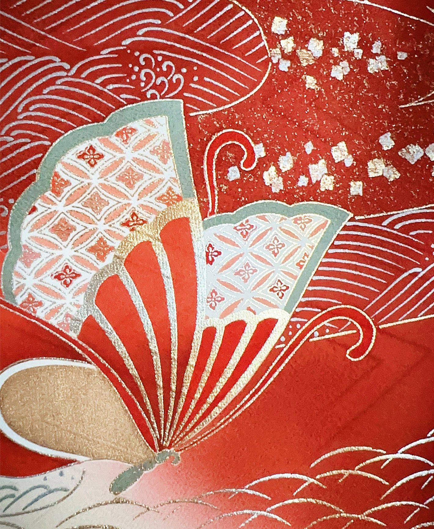 赤丹 赤系 暈し染め 駒刺繍 金彩 蝶 花草 ヱ霞 振袖 着物レンタル 成人式振袖