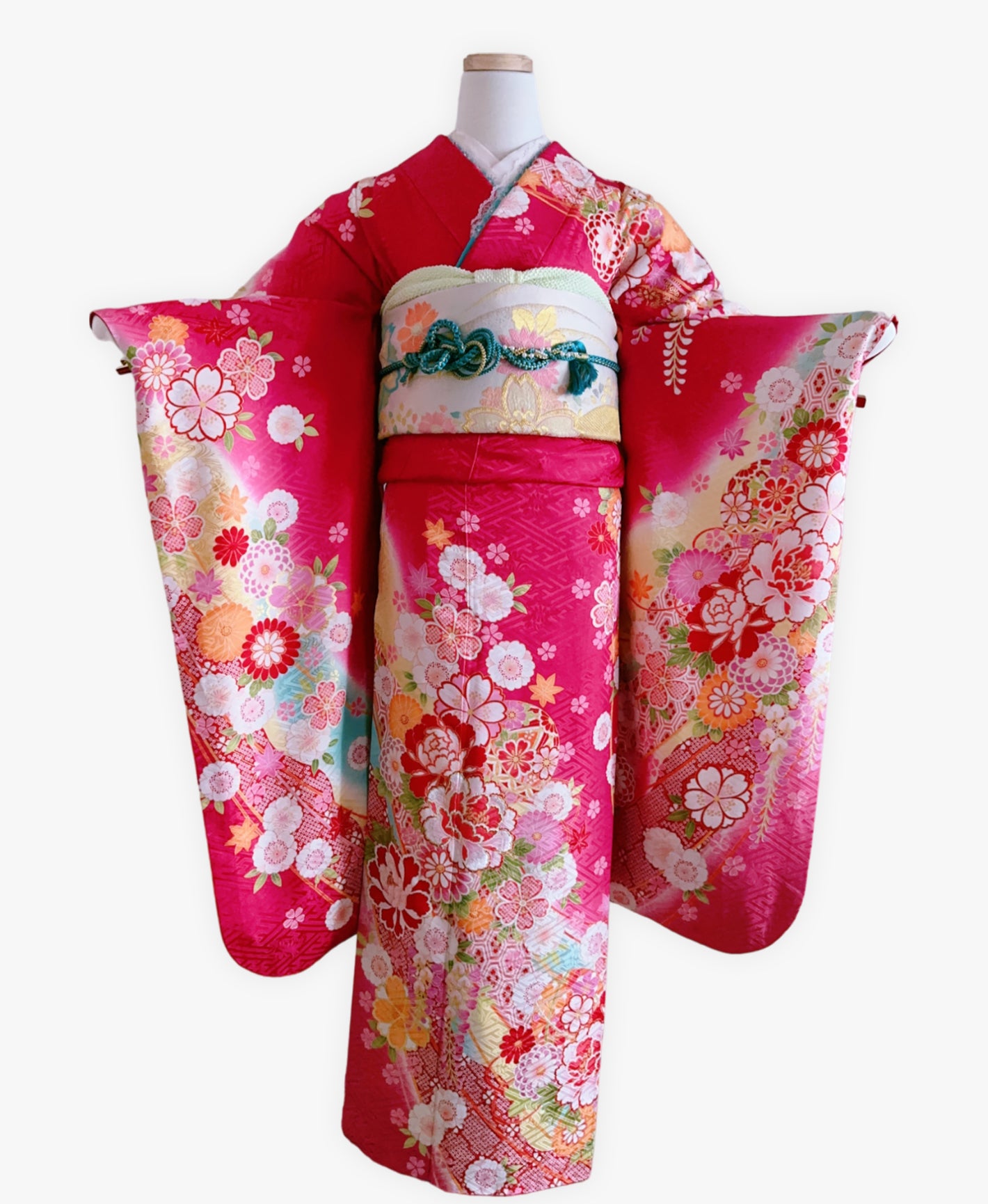 躑躅色 赤紫系 暈し染め 金彩 牡丹 手鞠 百花繚亂 振袖 着物レンタル 成人式振袖