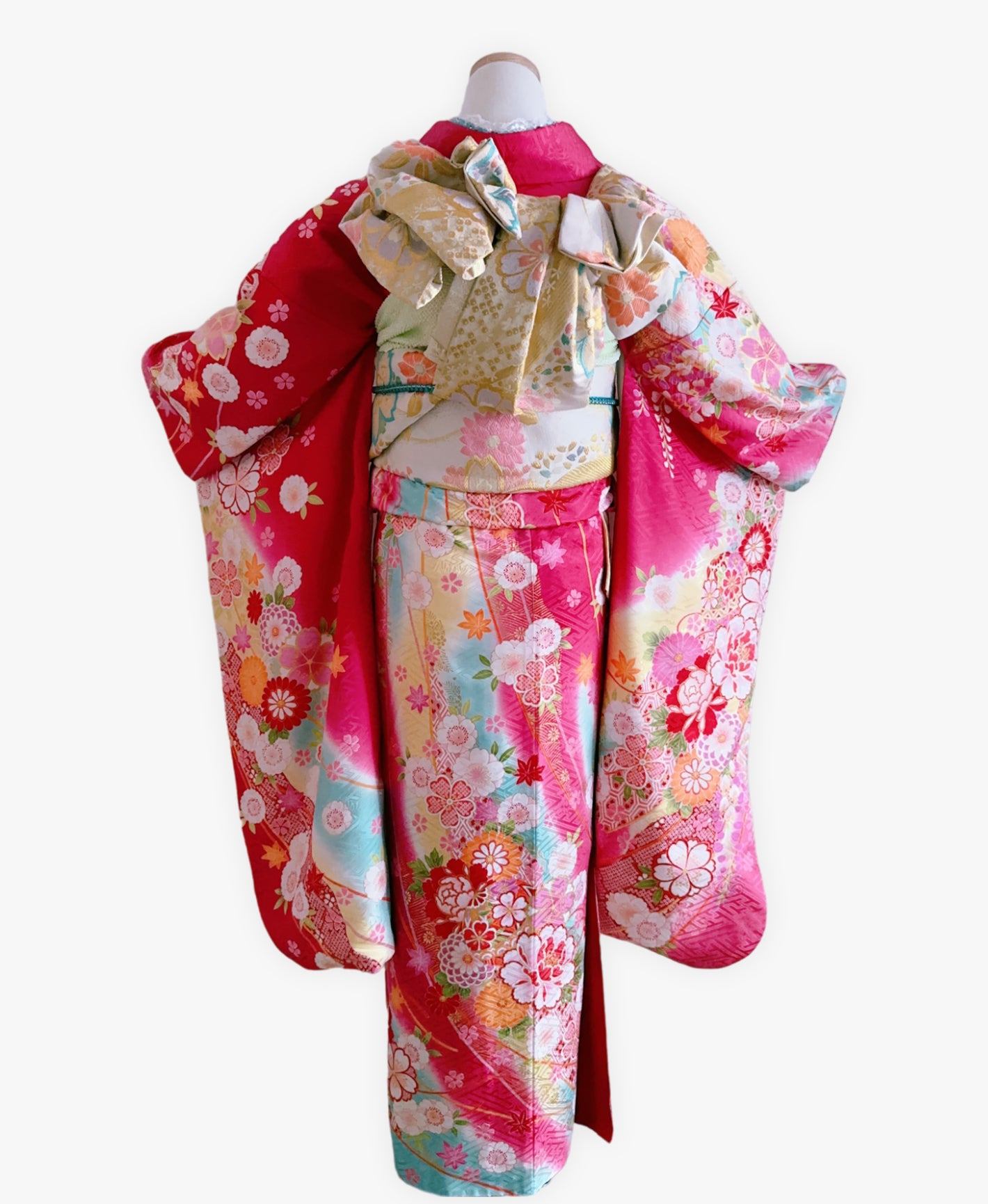 躑躅色 赤紫系 暈し染め 金彩 牡丹 手鞠 百花繚亂 振袖 着物レンタル 成人式振袖