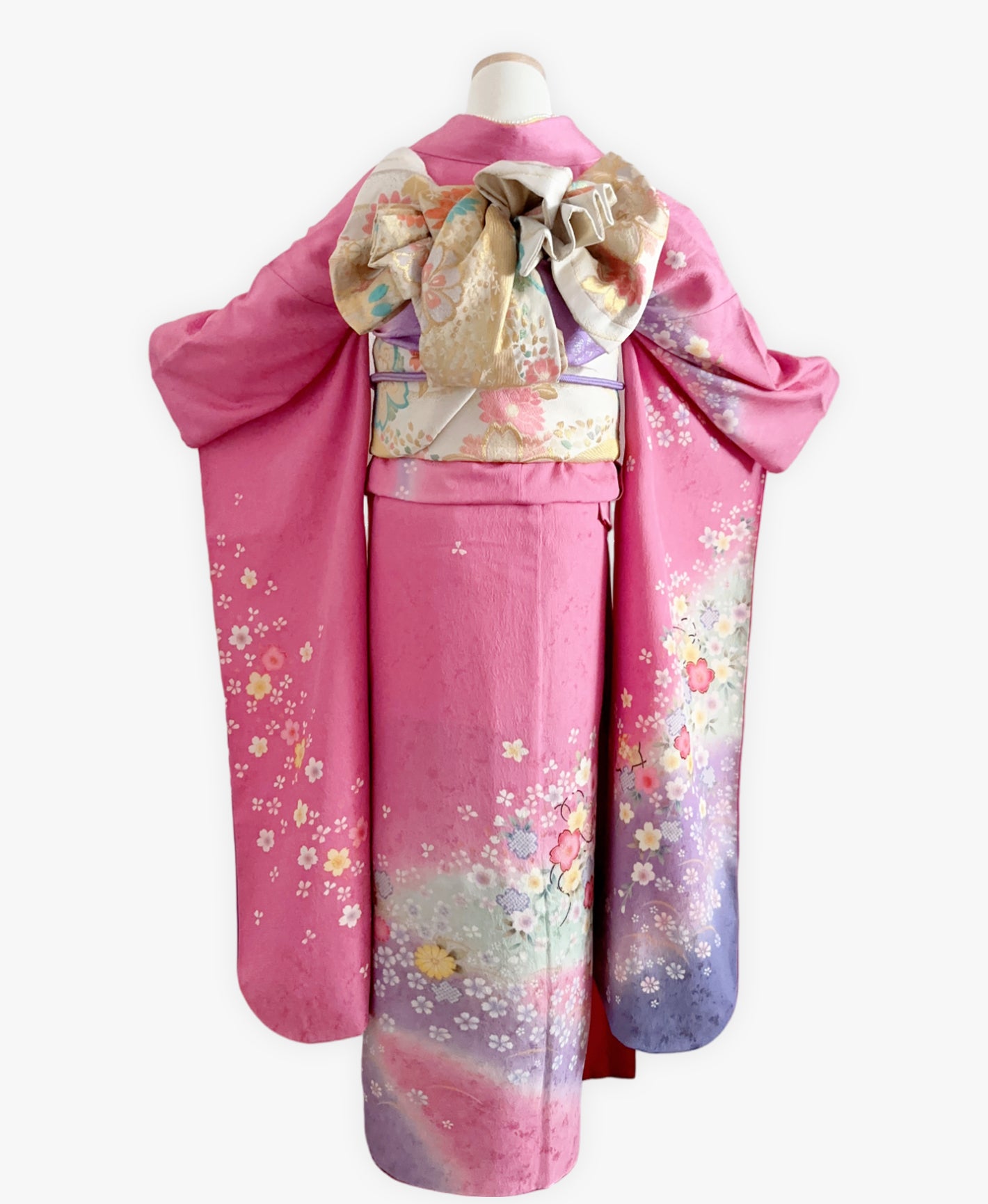 桃花色 ピンク系 暈し染め 手描き 桜吹雪 手鞠 振袖 着物レンタル 成人式振袖