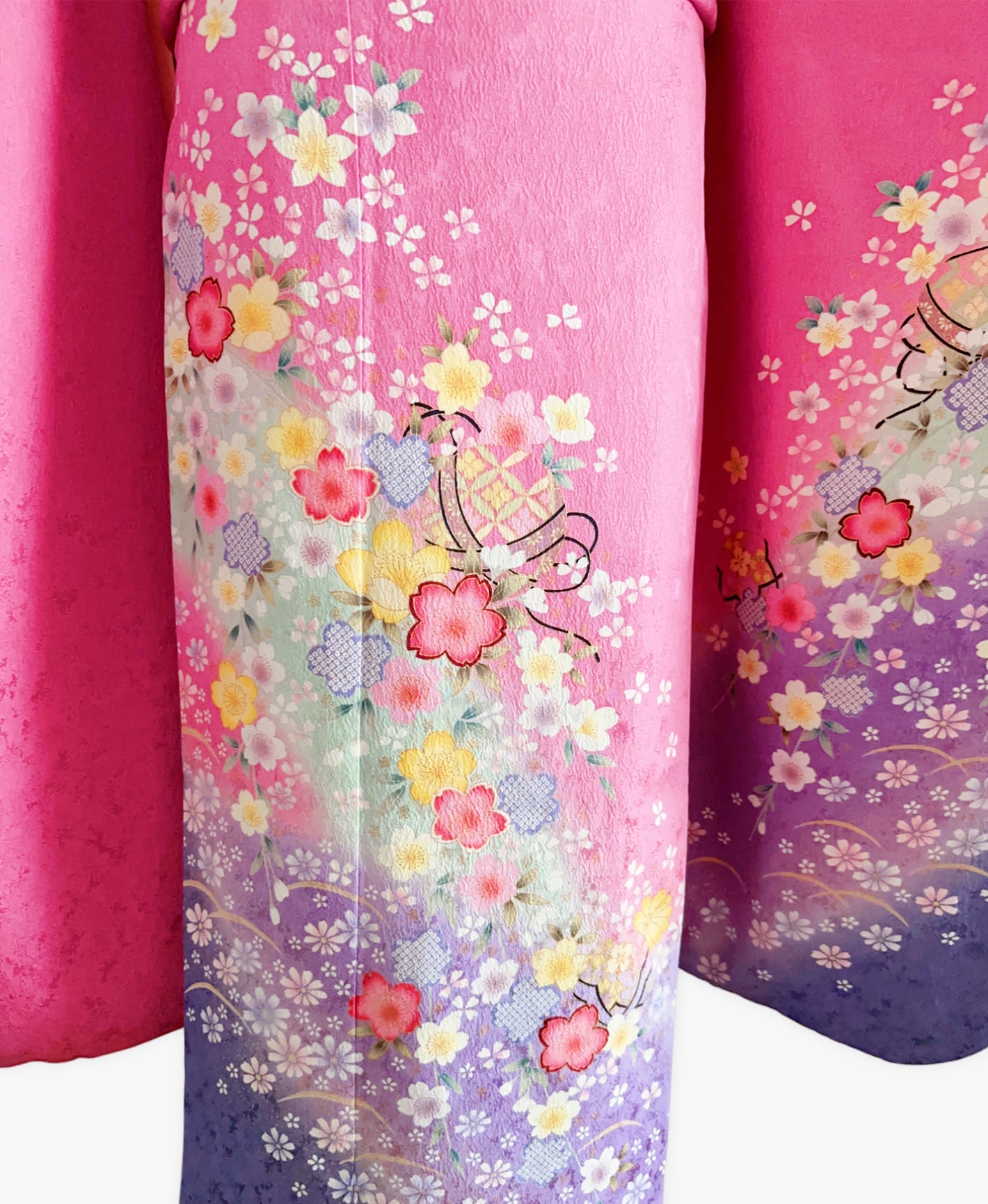 桃花色 ピンク系 暈し染め 手描き 桜吹雪 手鞠 振袖 着物レンタル 成人式振袖