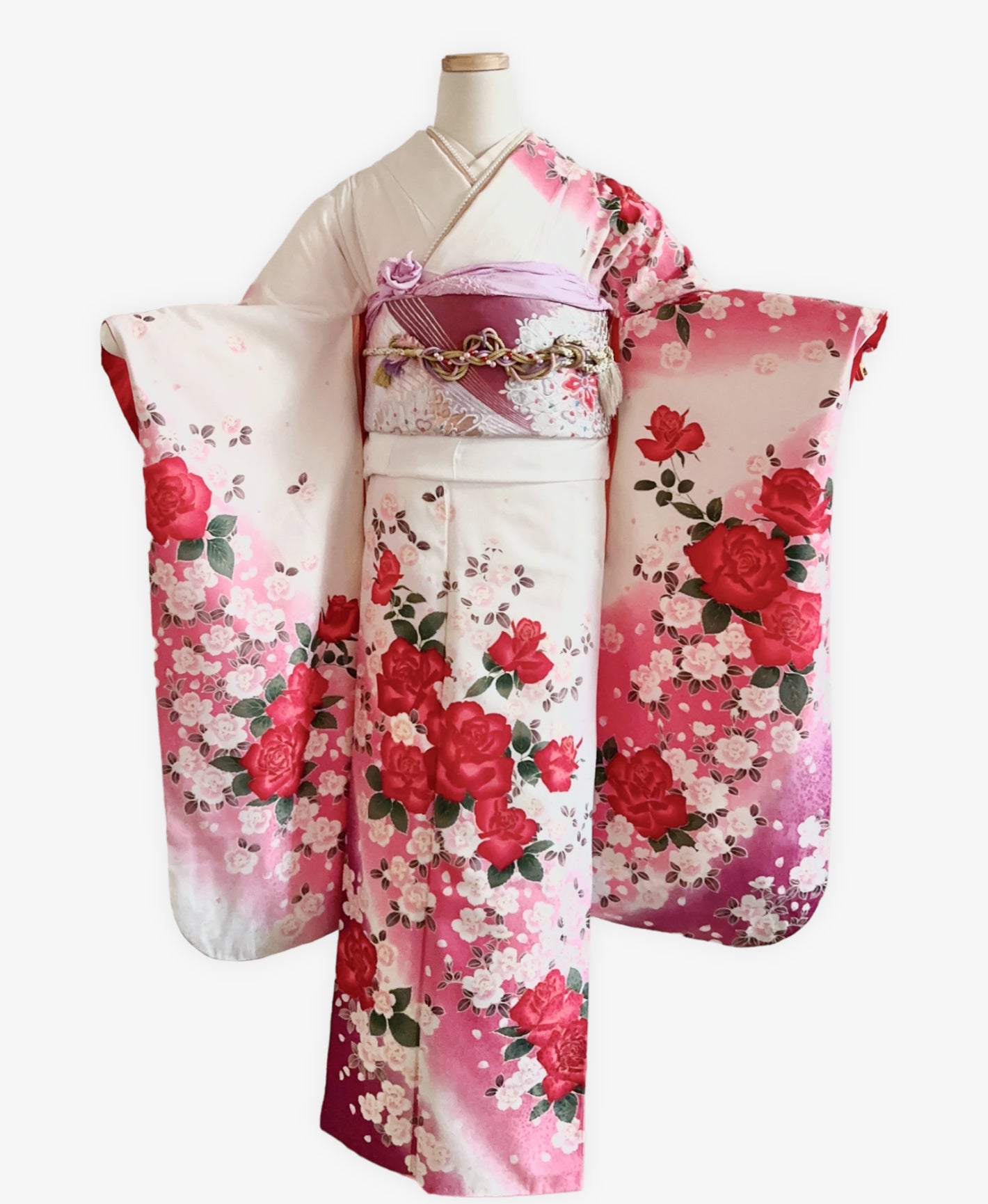 白色 ピンク系 暈し染め 薔薇 花吹雪 振袖 着物レンタル