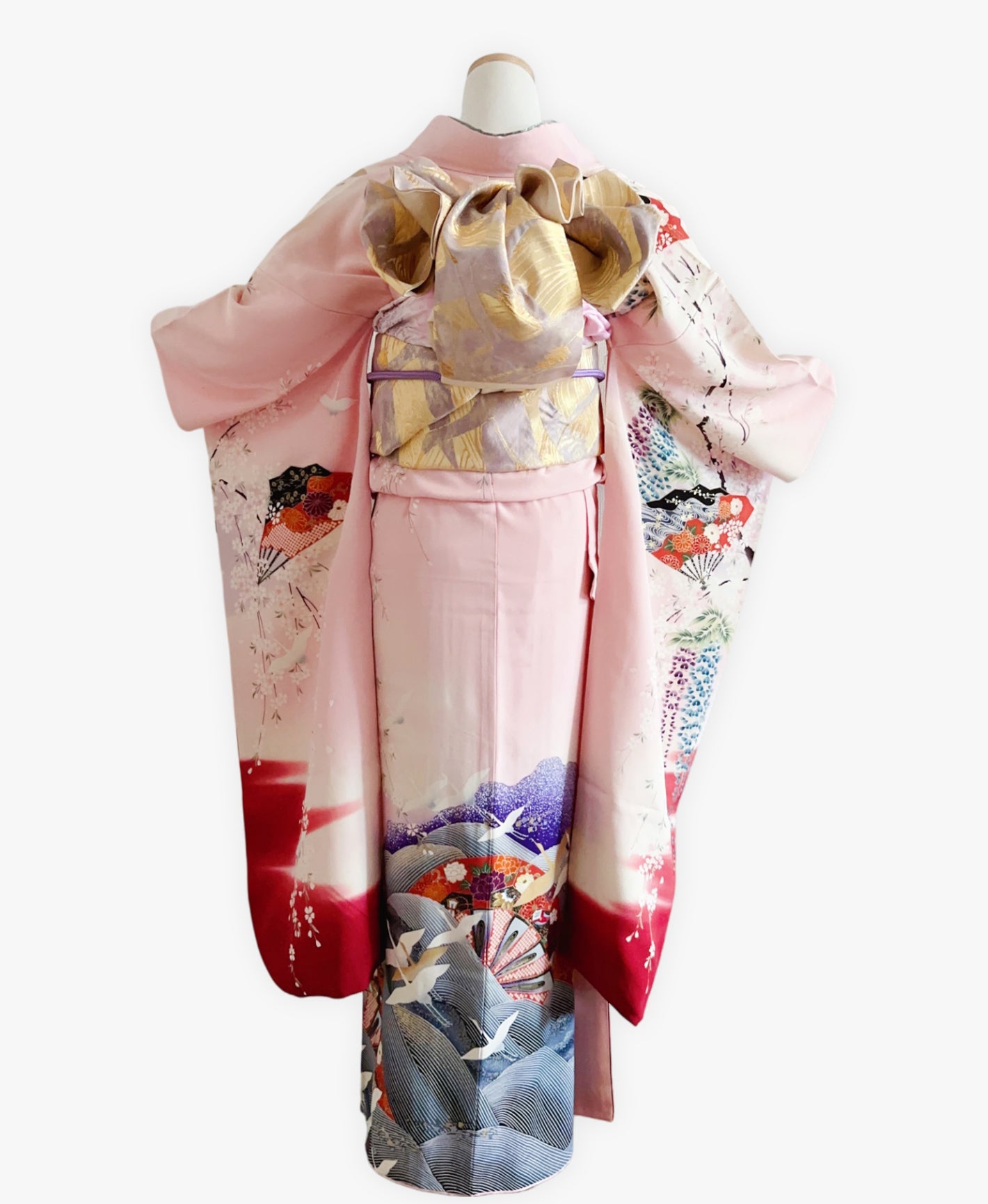 振袖レンタル・撫子色 ピンク系 暈し染め 駒刺繍 金彩 藤 桜 扇