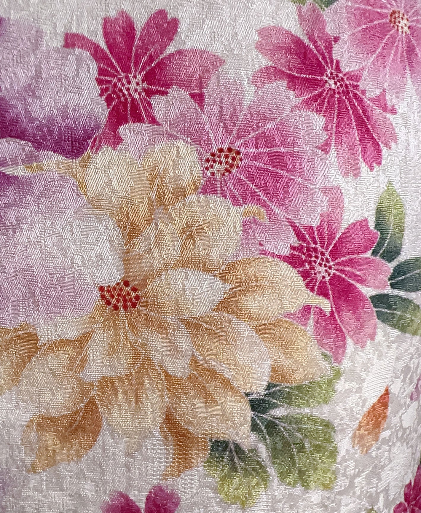 菖蒲色 ピンク系 暈し染め 手描き 百花繚亂 振袖 着物レンタル 成人式振袖