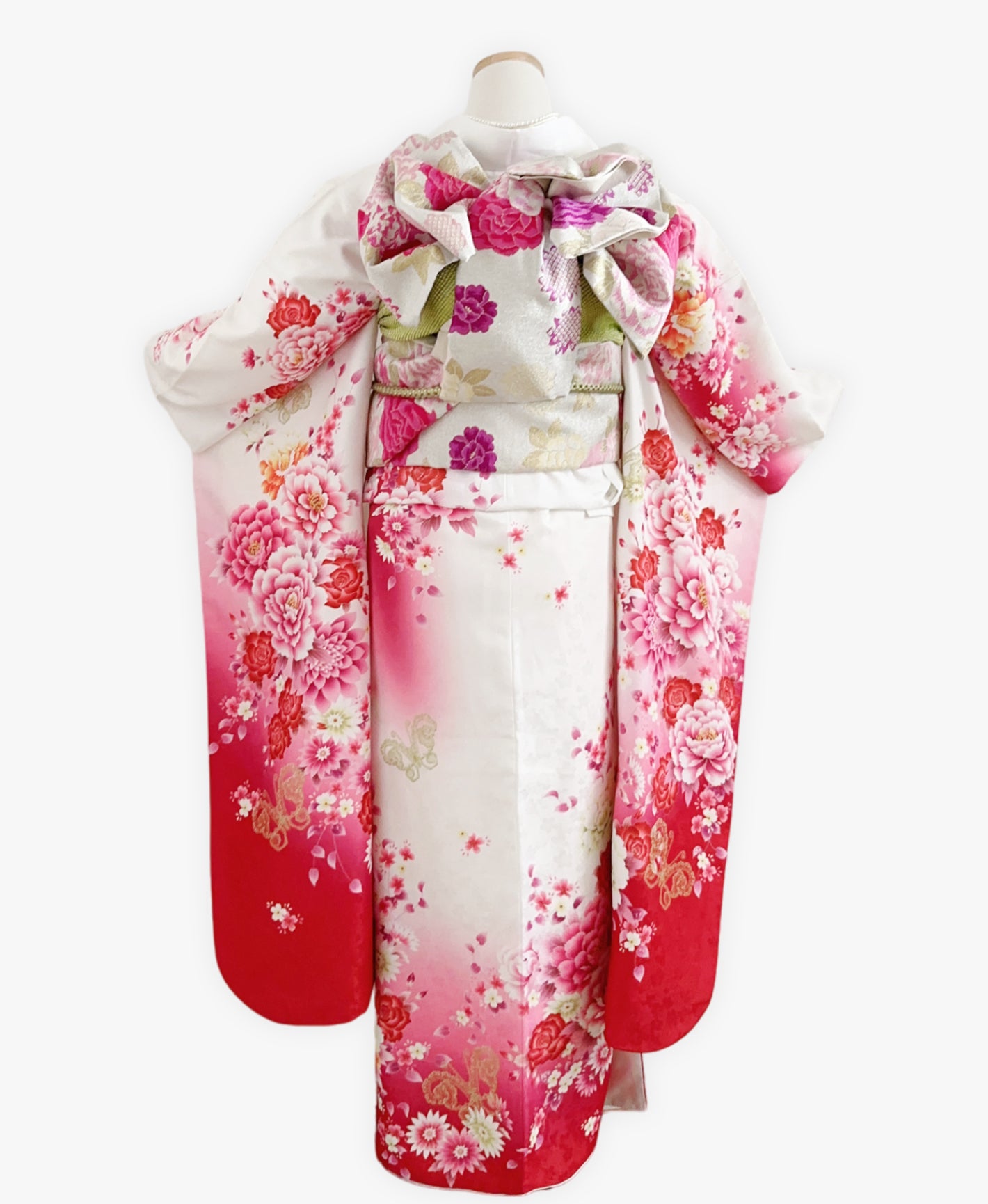 白 白系 暈し染め 金彩 牡丹 蝶 百花繚亂 振袖 着物レンタル