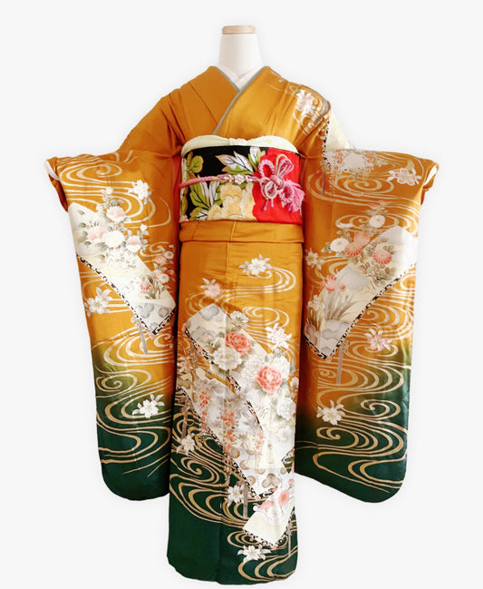 柑子色 黄系 暈し染め 金彩 牡丹 藤 花草 流水 振袖 着物レンタル