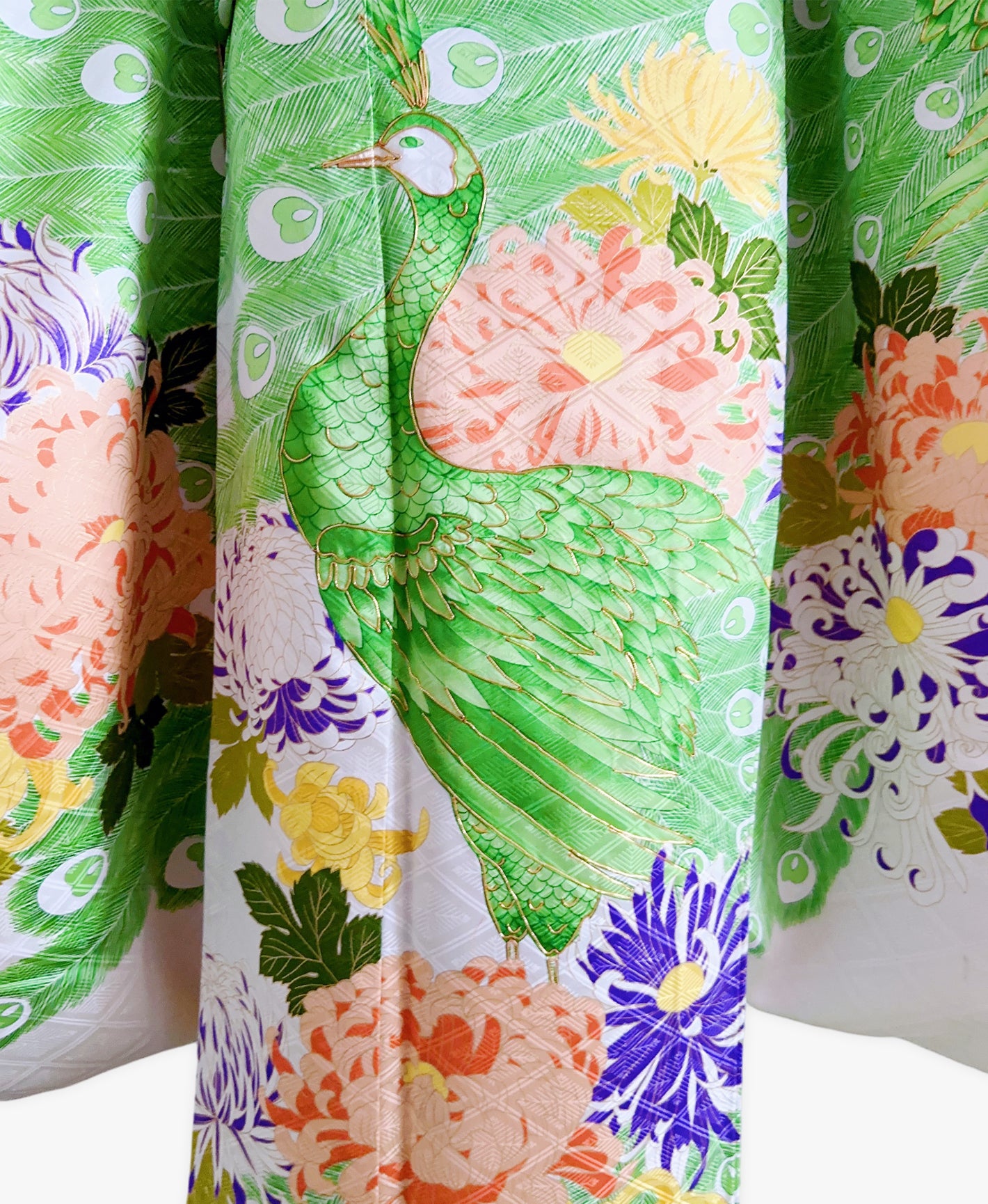 萌黄 緑系 暈し染め 駒刺繍 金彩 孔雀 牡丹 花草 振袖 着物レンタル 成人式振袖