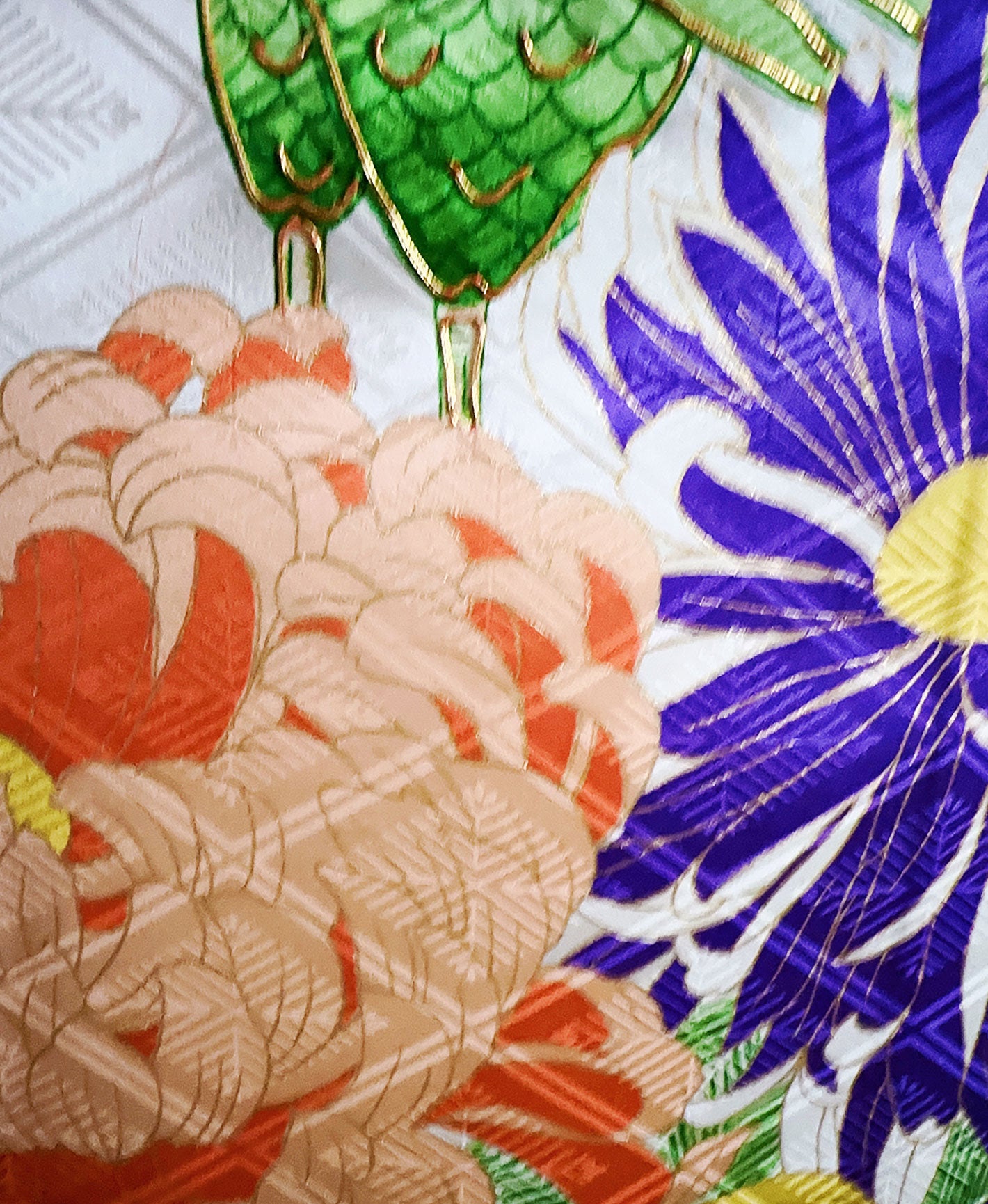 萌黄 緑系 暈し染め 駒刺繍 金彩 孔雀 牡丹 花草 振袖 着物レンタル 成人式振袖