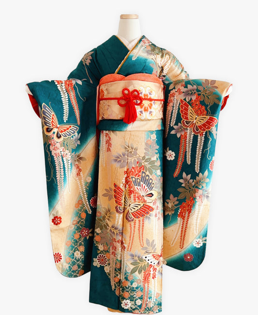 鉄色 緑系 暈し染め 駒刺繍 金彩 蝶 春秋 吉祥文 振袖 着物レンタル