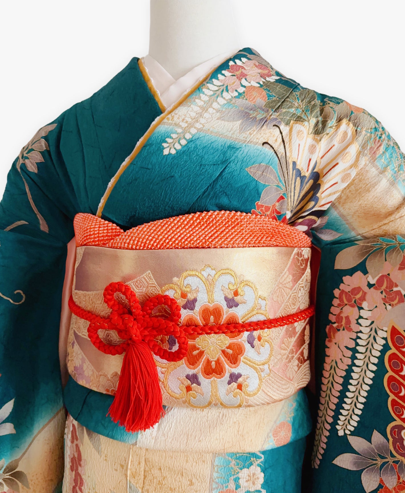 鉄色 緑系 暈し染め 駒刺繍 金彩 蝶 春秋 吉祥文 振袖 着物レンタル