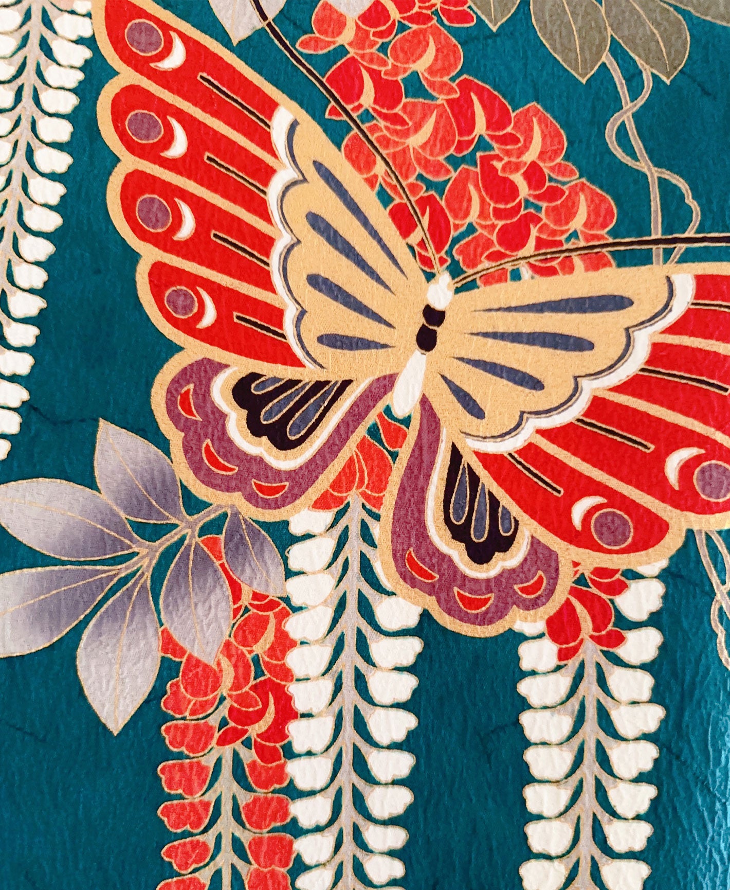 鉄色 緑系 暈し染め 駒刺繍 金彩 蝶 春秋 吉祥文 振袖 着物レンタル