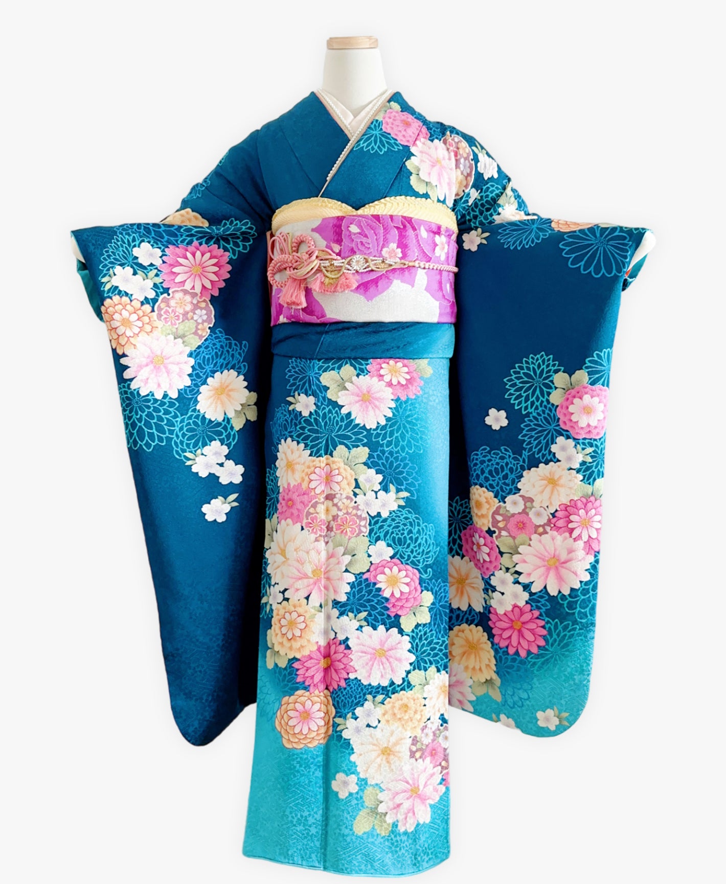縹色 青系 暈し染め 金彩 手描き 菊 桜 雪輪 振袖 着物レンタル