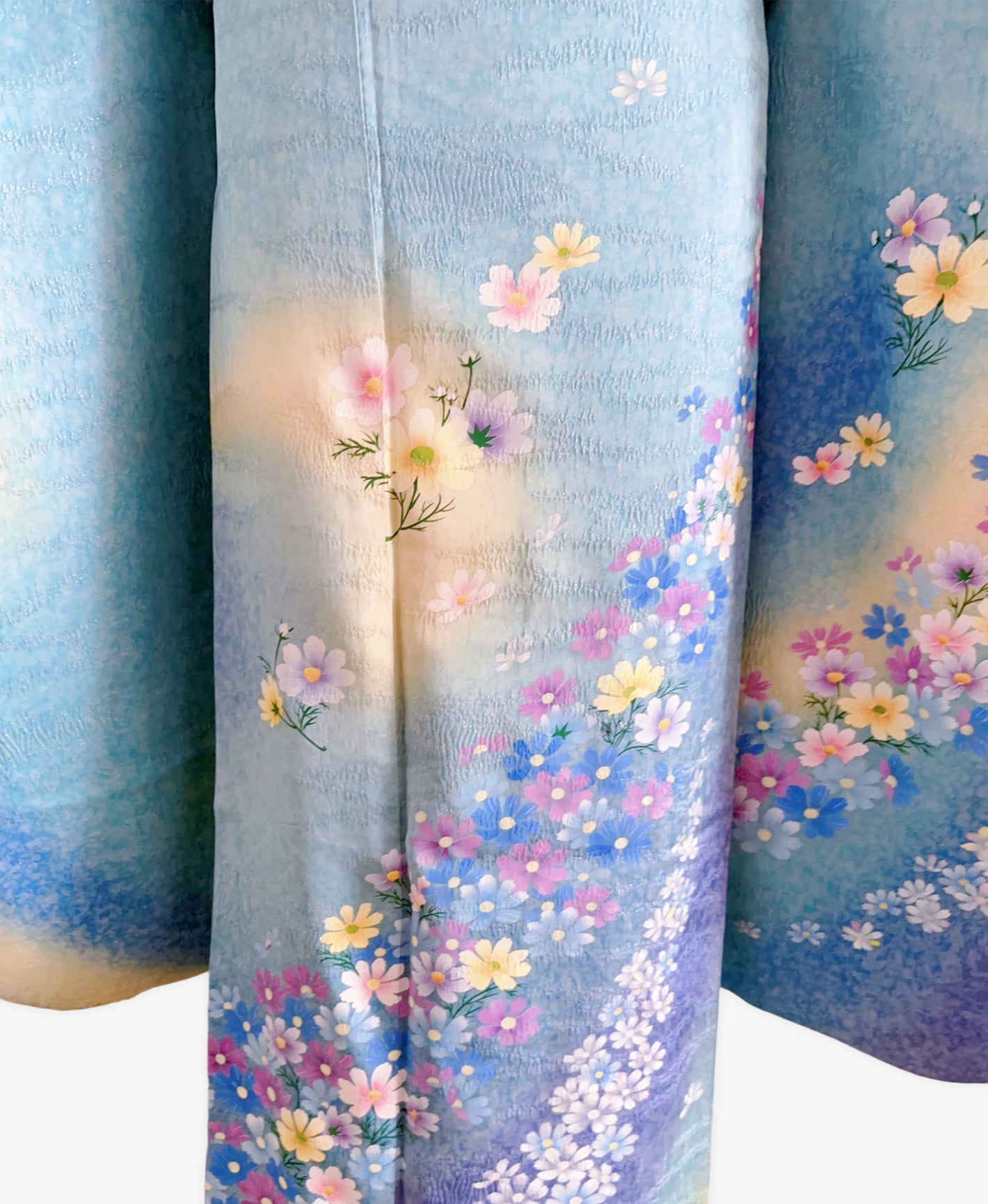 空色 青系 暈し染め 銀通し 手描き 花吹雪 振袖 着物レンタル