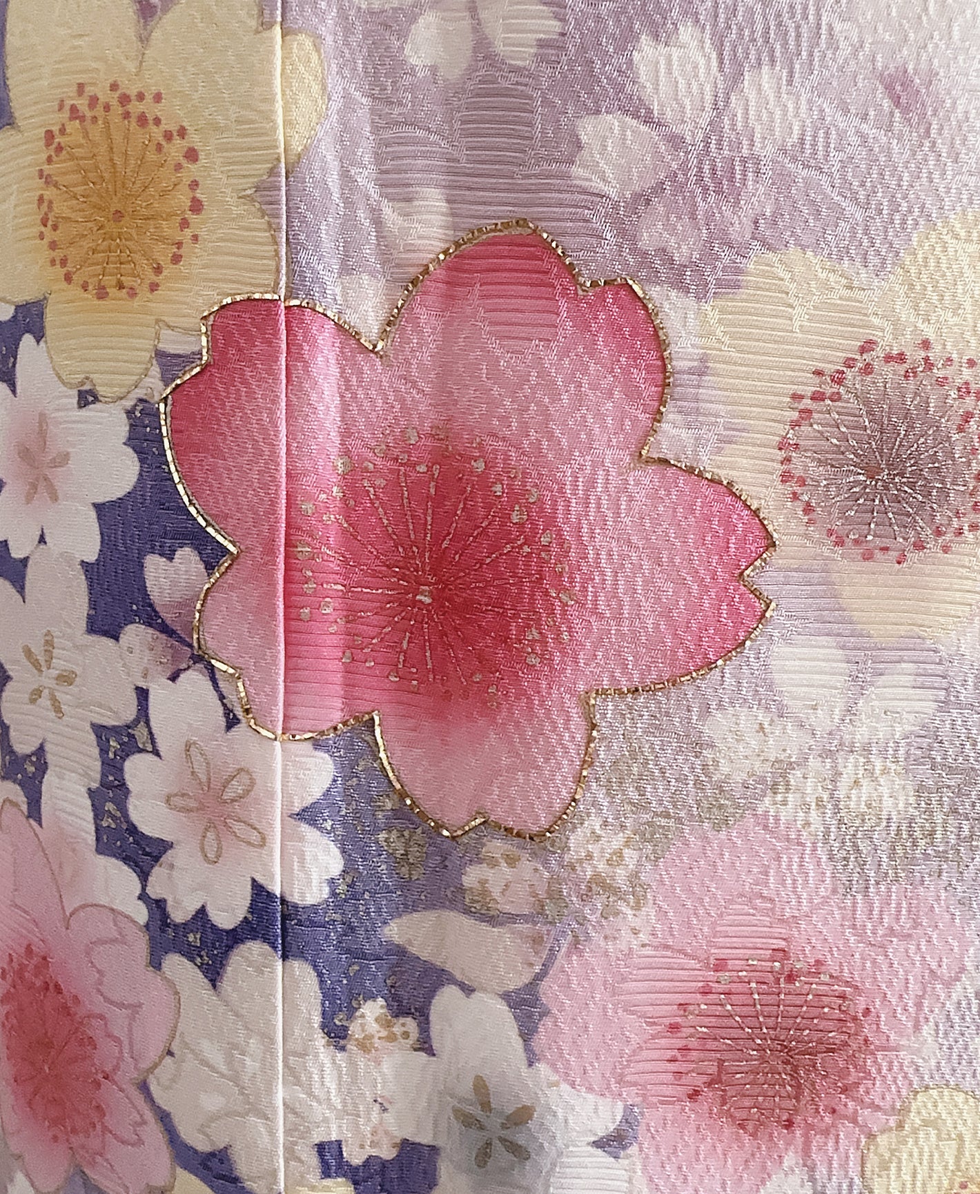 白 白系 暈し染め 駒刺繍 金彩 桜吹雪 振袖 着物レンタル 成人式振袖