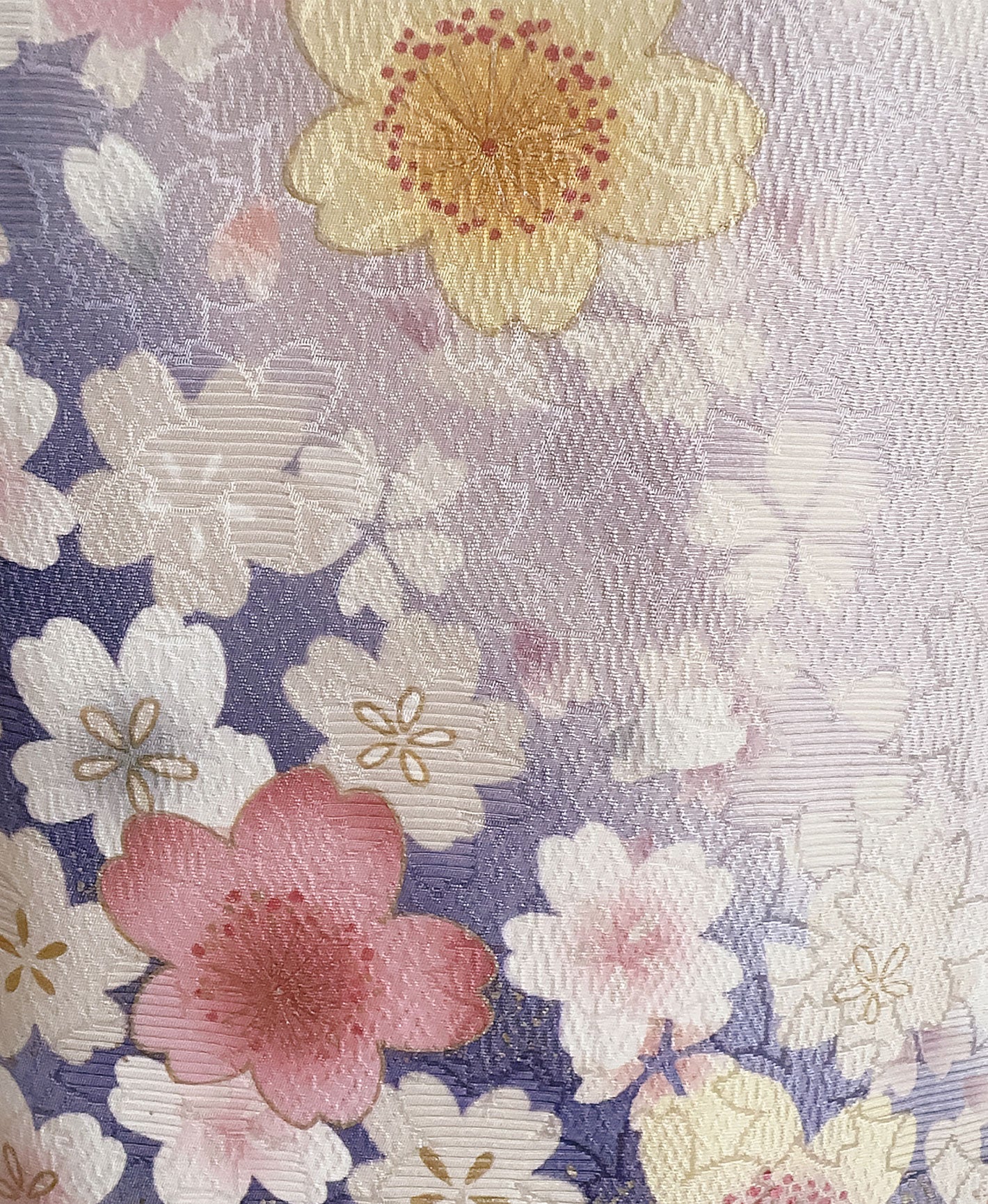 白 白系 暈し染め 駒刺繍 金彩 桜吹雪 振袖 着物レンタル