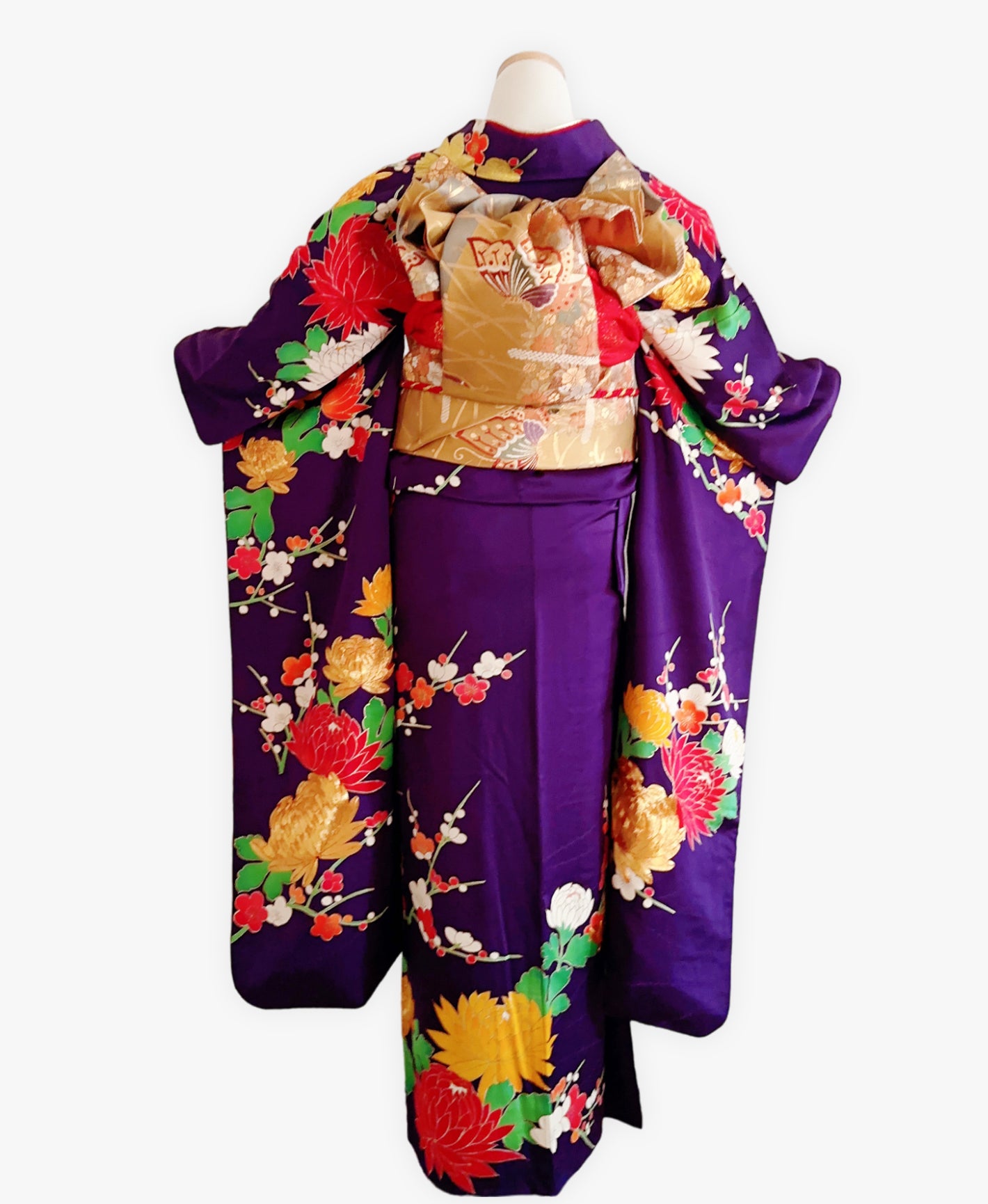 葡萄色 紫系 暈し染め 駒刺繍 金彩 菊 花草 振袖 着物レンタル