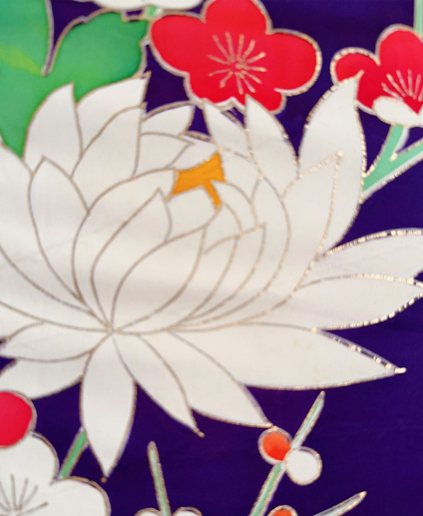 葡萄色 紫系 暈し染め 駒刺繍 金彩 菊 花草 振袖 着物レンタル